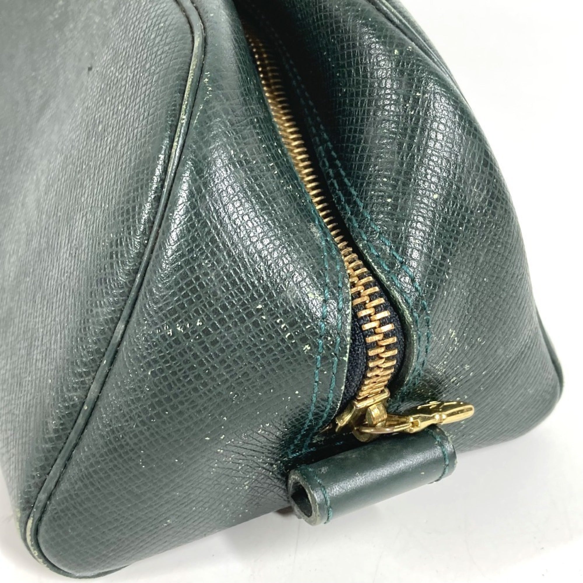 Louis Vuitton Taiga Episea Green Taiga Leather Handbag (Pre-Owned)
