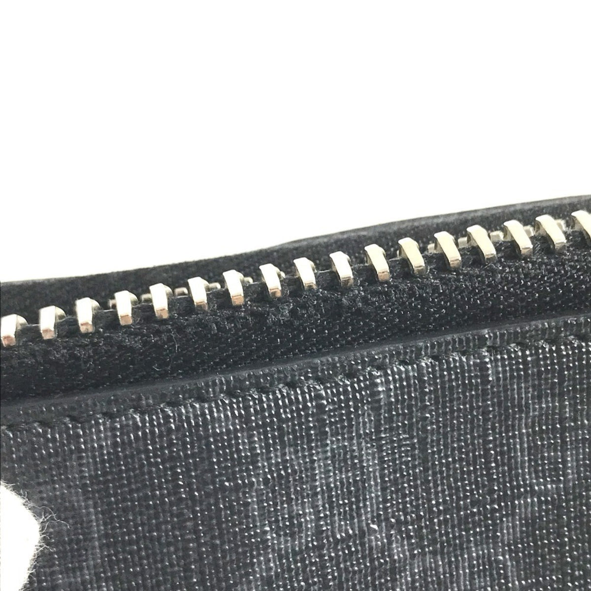 Gucci Black Gg Supreme Messenger Bag Shoulder Bag (Pre-Owned)