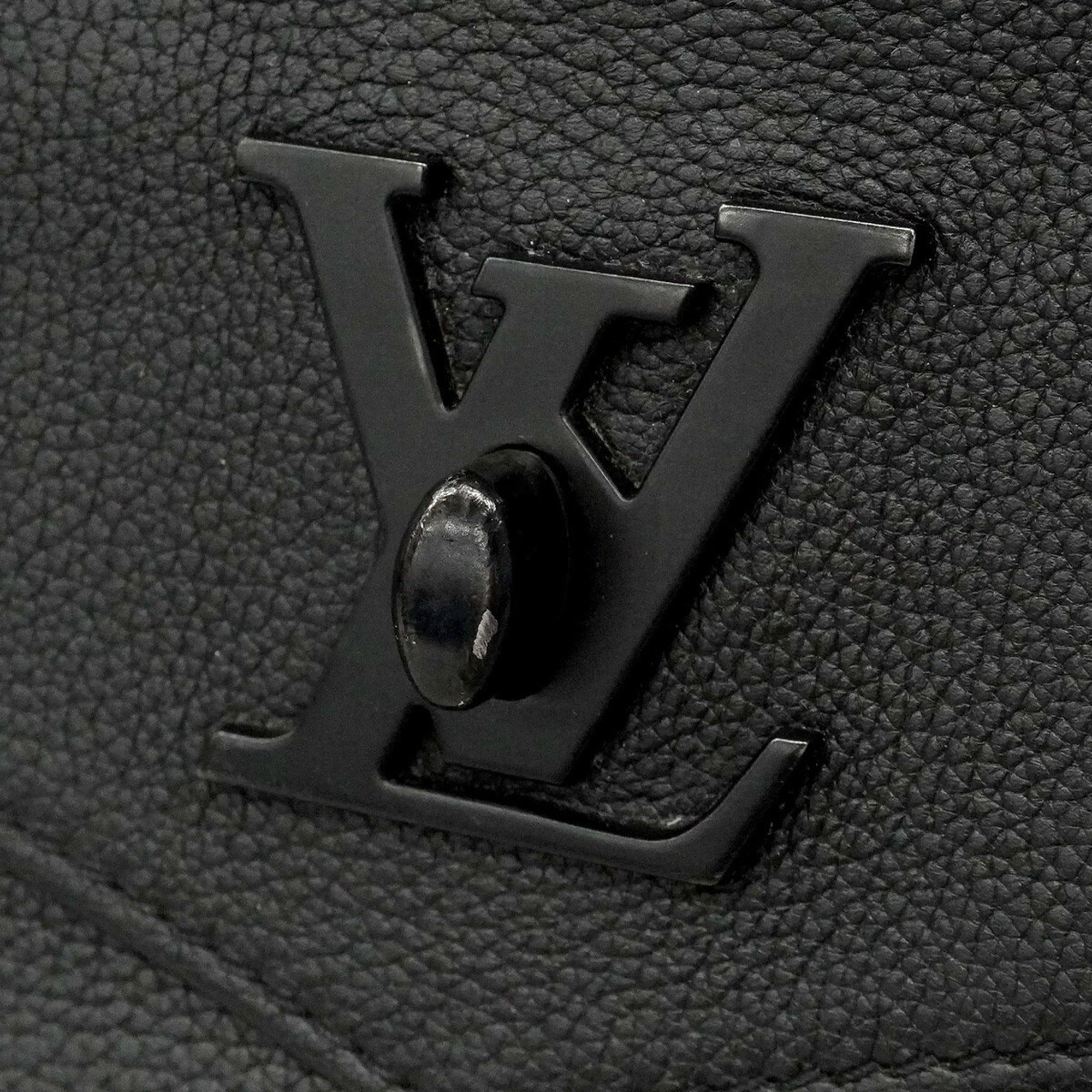 Louis Vuitton Noir Tote Bag (Pre-Owned)