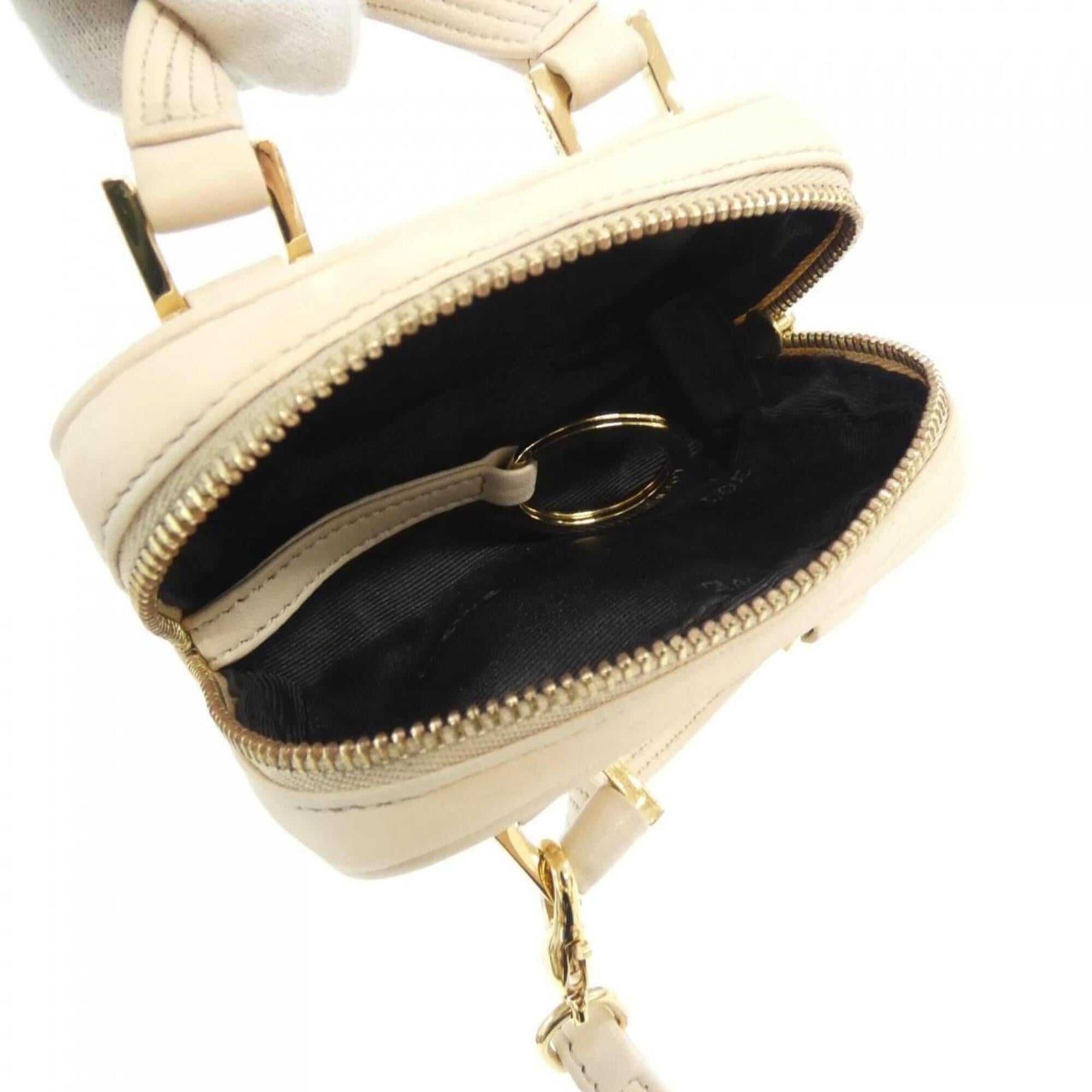 Loewe Ivory Leather Handbag (Pre-Owned)