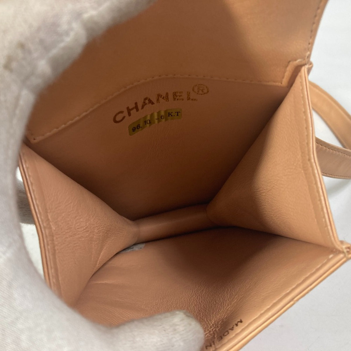 Chanel Pink Leather Shoulder Bag (Pre-Owned)