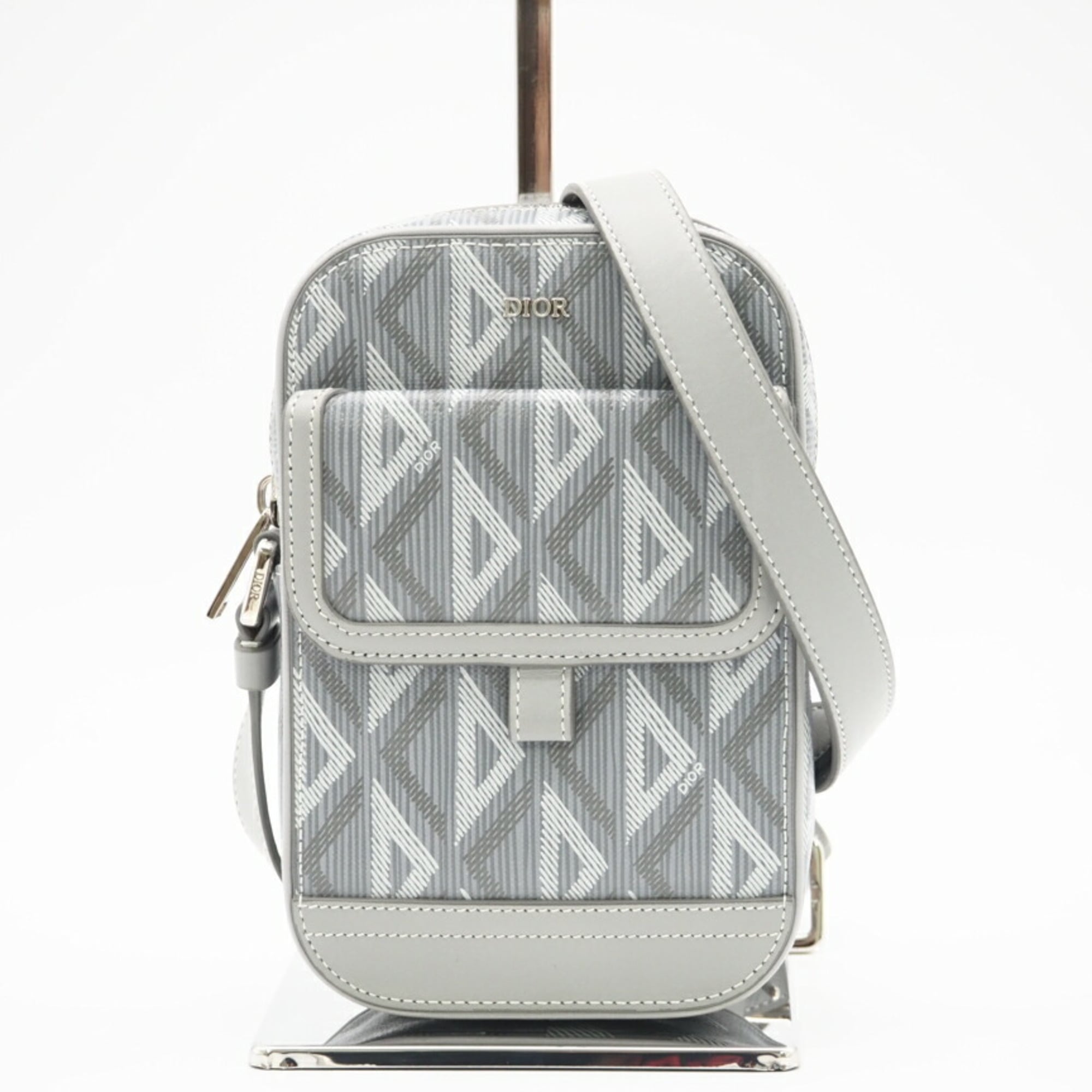 Christian Dior Gray White Leather Shoulder Bag (Pre-Owned)