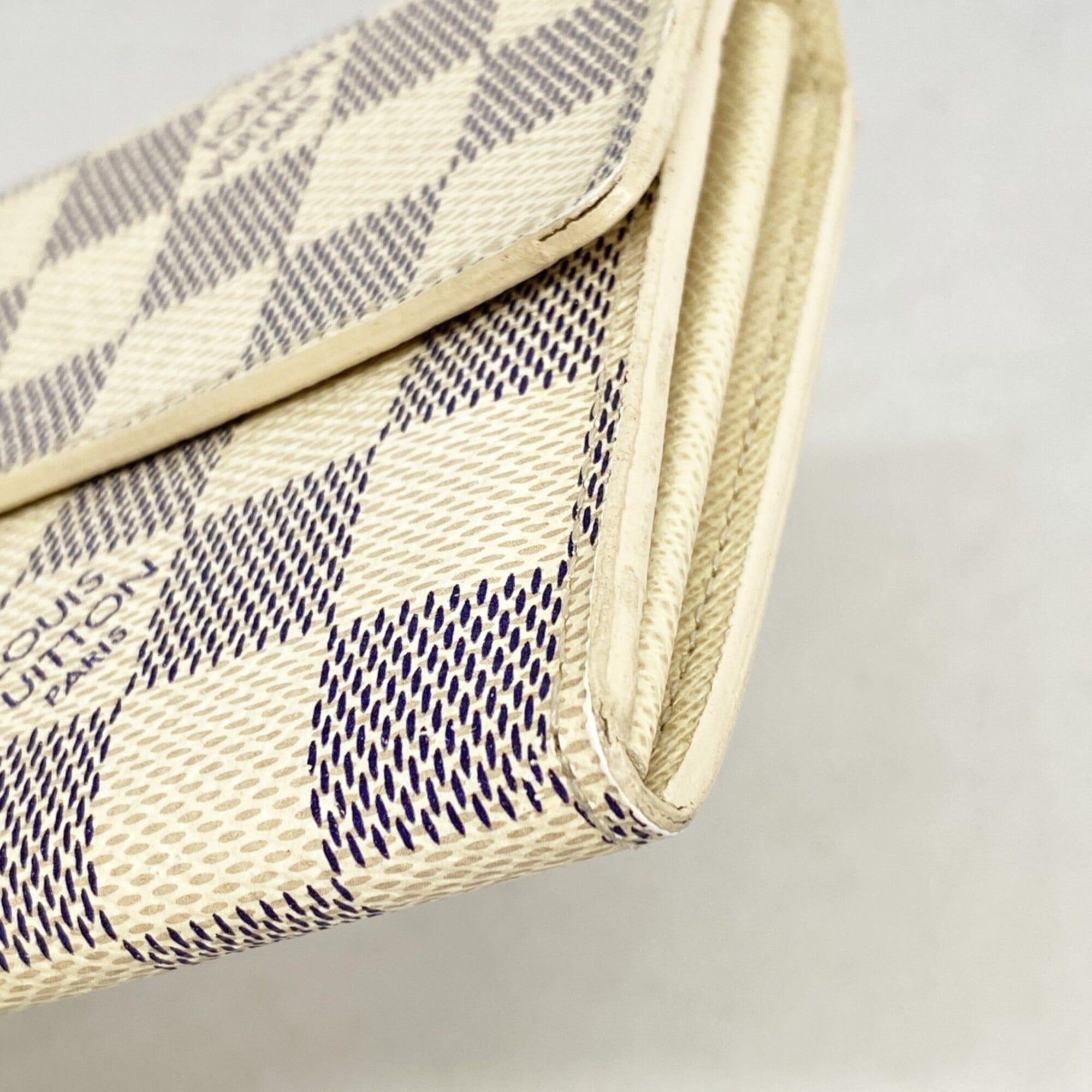 Louis Vuitton White Long Wallet (Bi-Fold) (Pre-Owned)