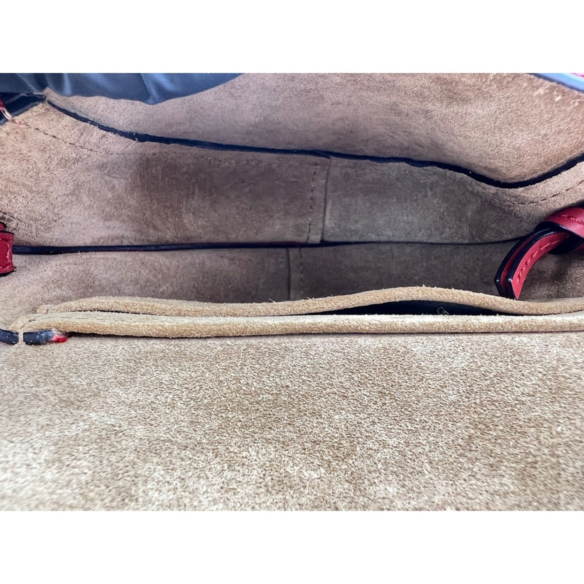 Loewe Red Color Shoulder Bag (Pre-Owned)