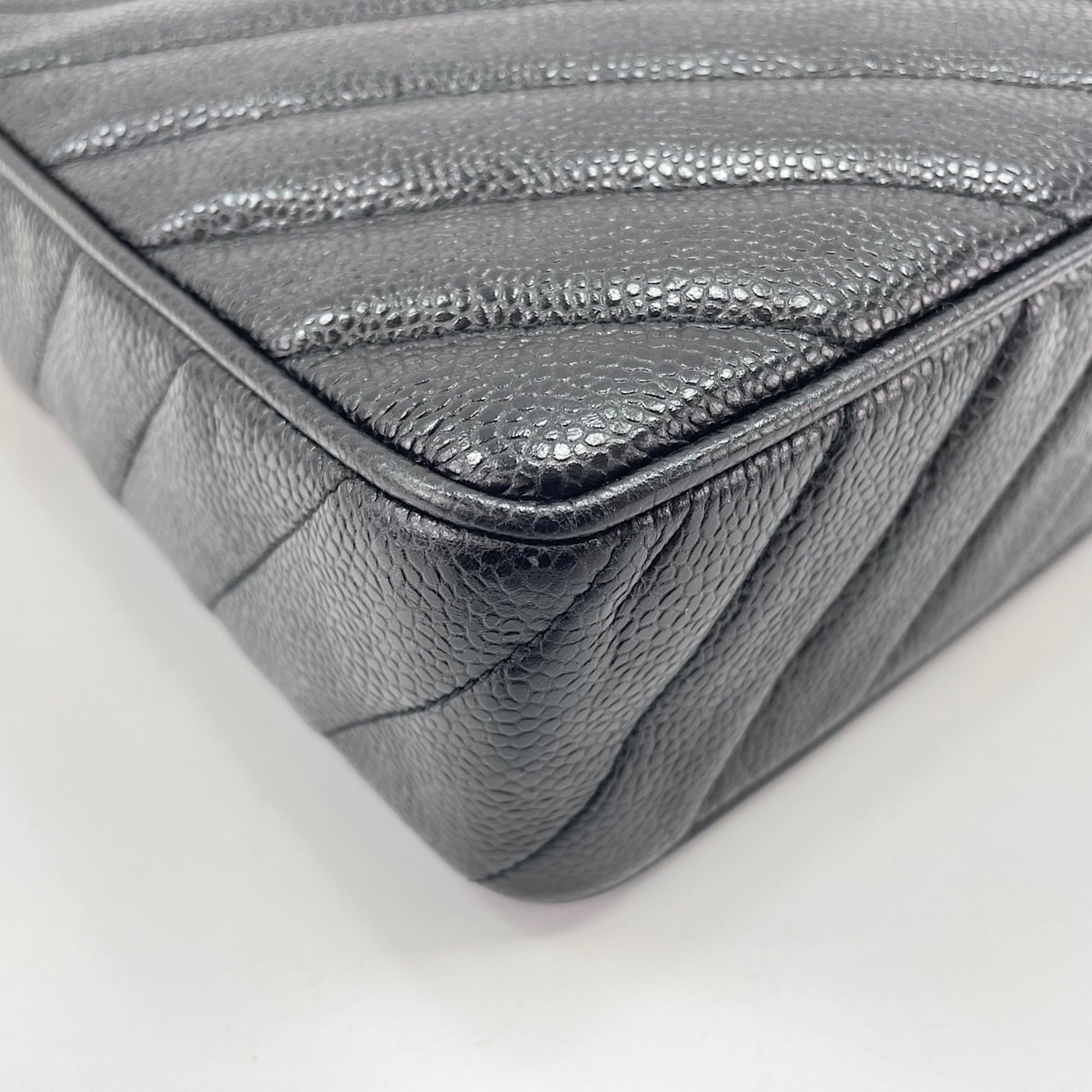 Chanel Black Shoulder Bag (Pre-Owned)