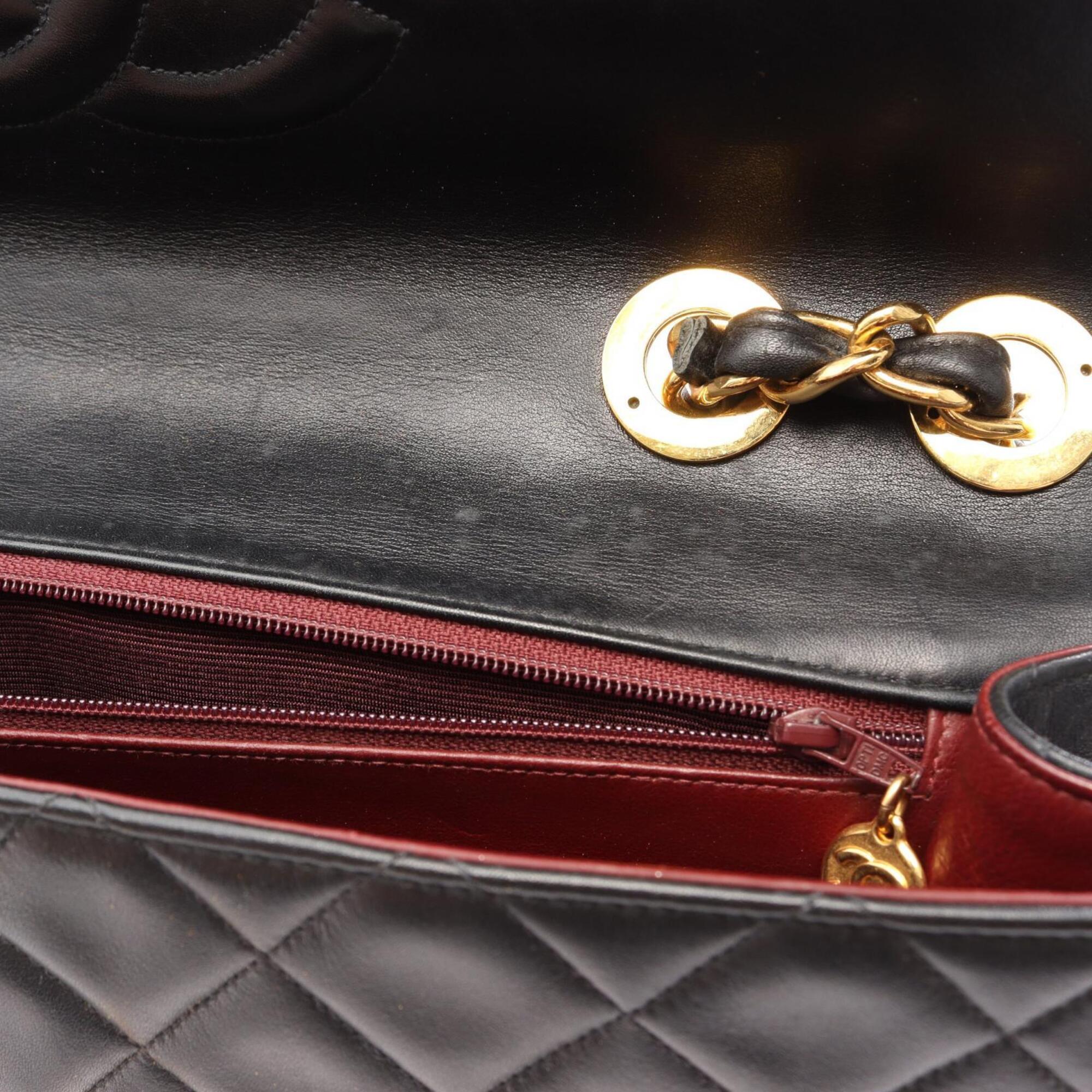 Chanel Black Leather Handbag Shoulder Bag (Pre-Owned)
