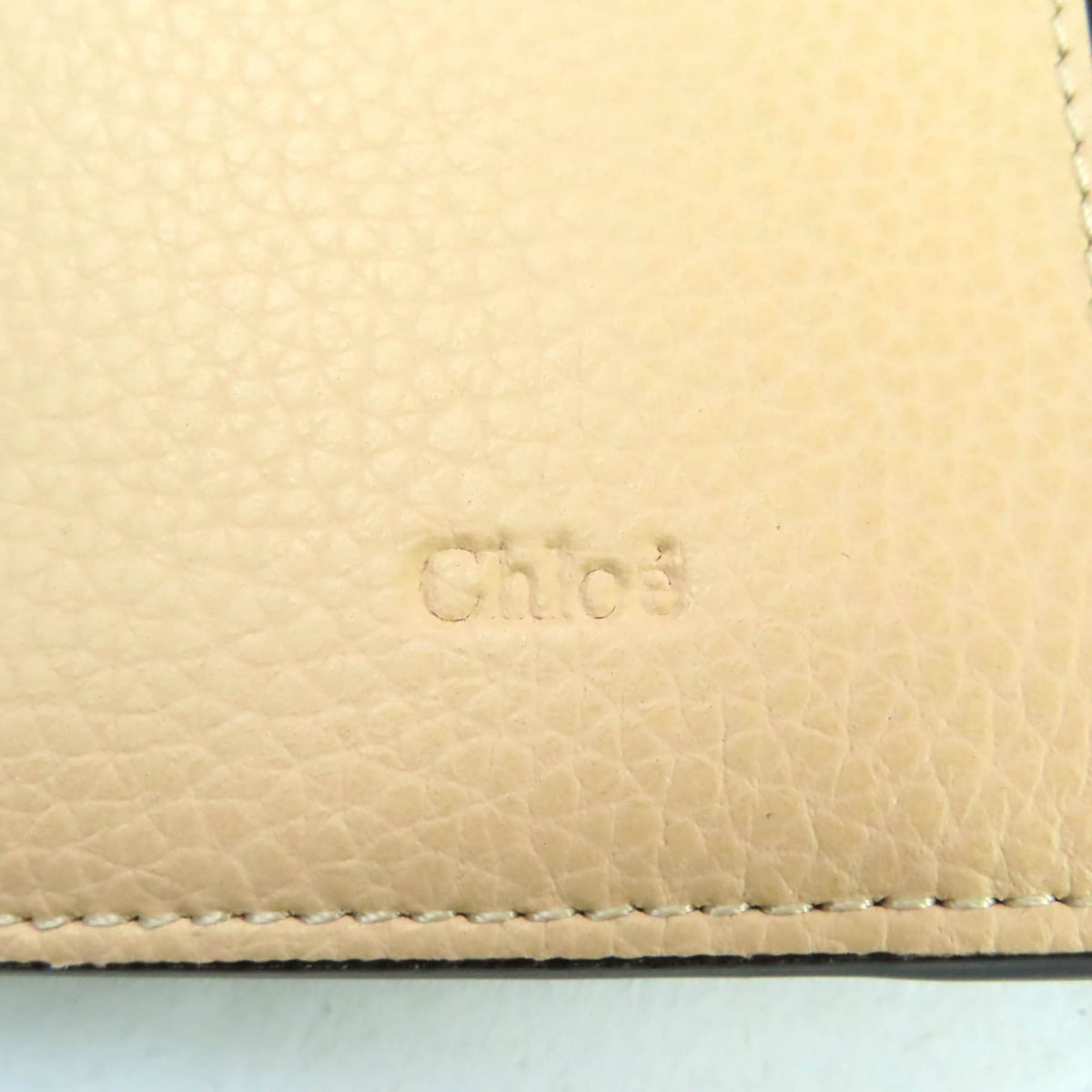 Chloé Beige Leather Long Wallet (Bi-Fold) (Pre-Owned)