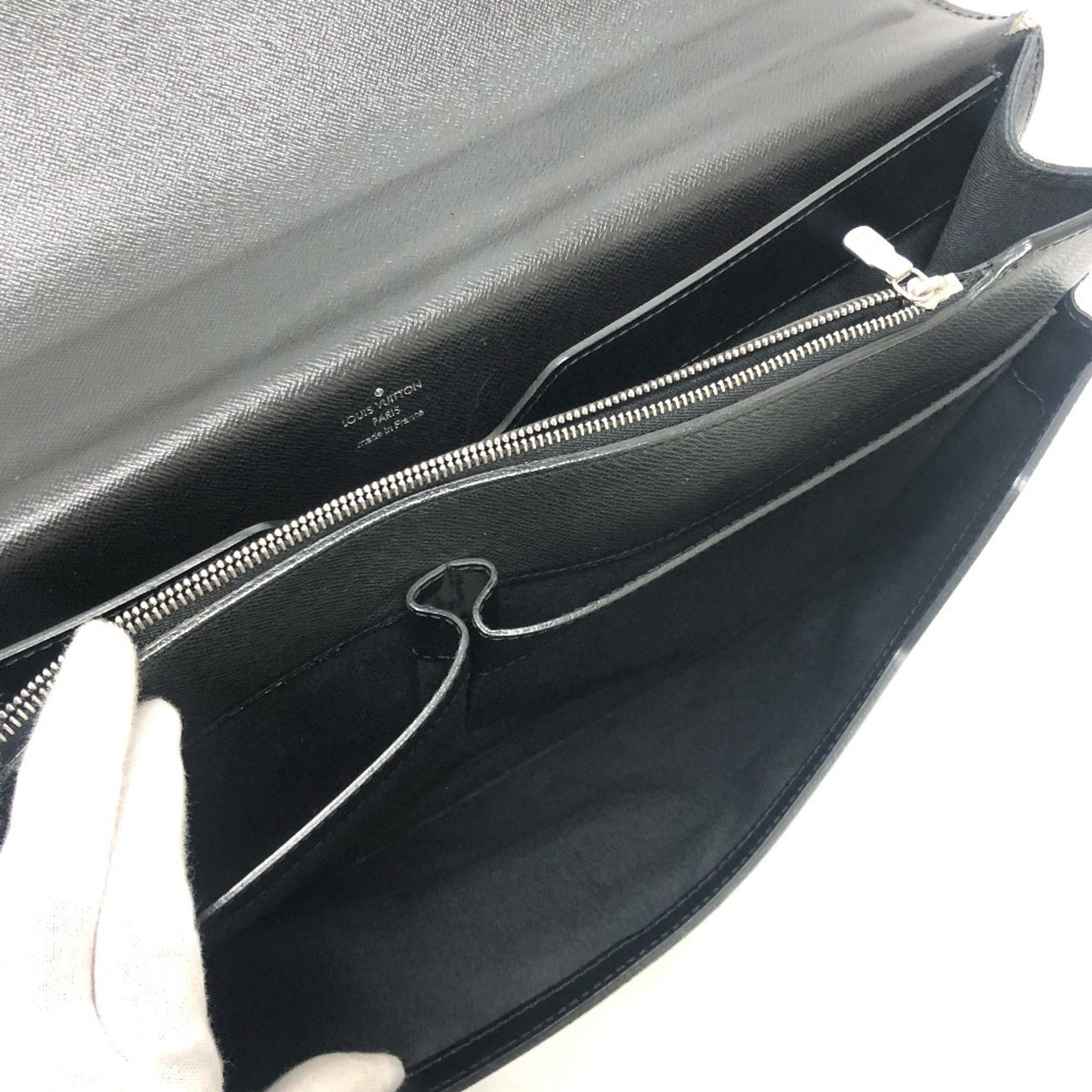 Louis Vuitton Ardoise Black Taiga Leather Briefcase (Pre-Owned)