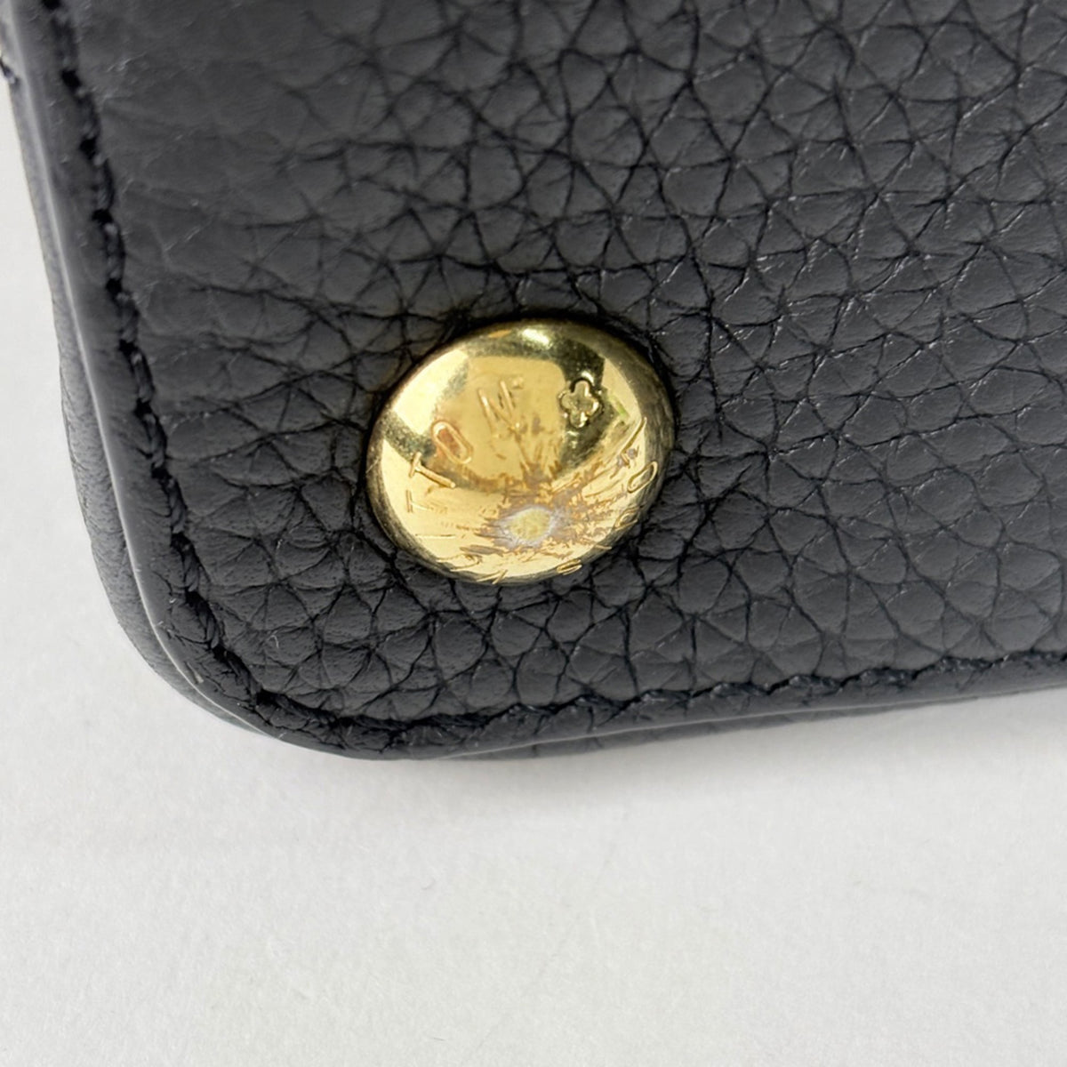 Louis Vuitton Black Leather Handbag Shoulder Bag (Pre-Owned)