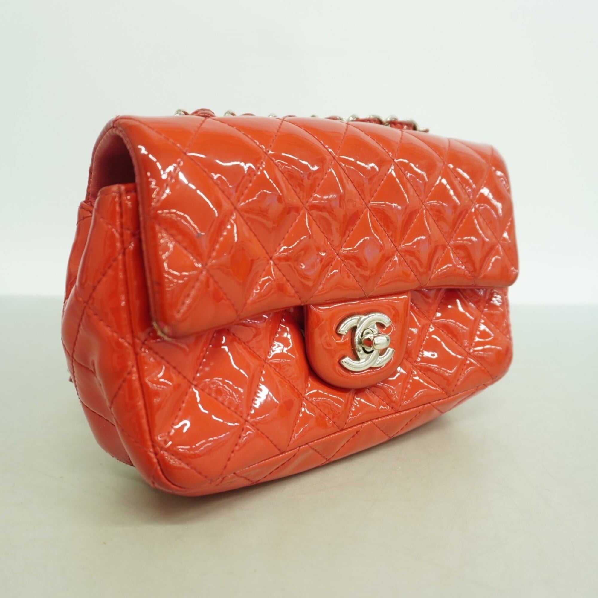 Chanel Red Color Patent Leather Shoulder Bag (Pre-Owned)