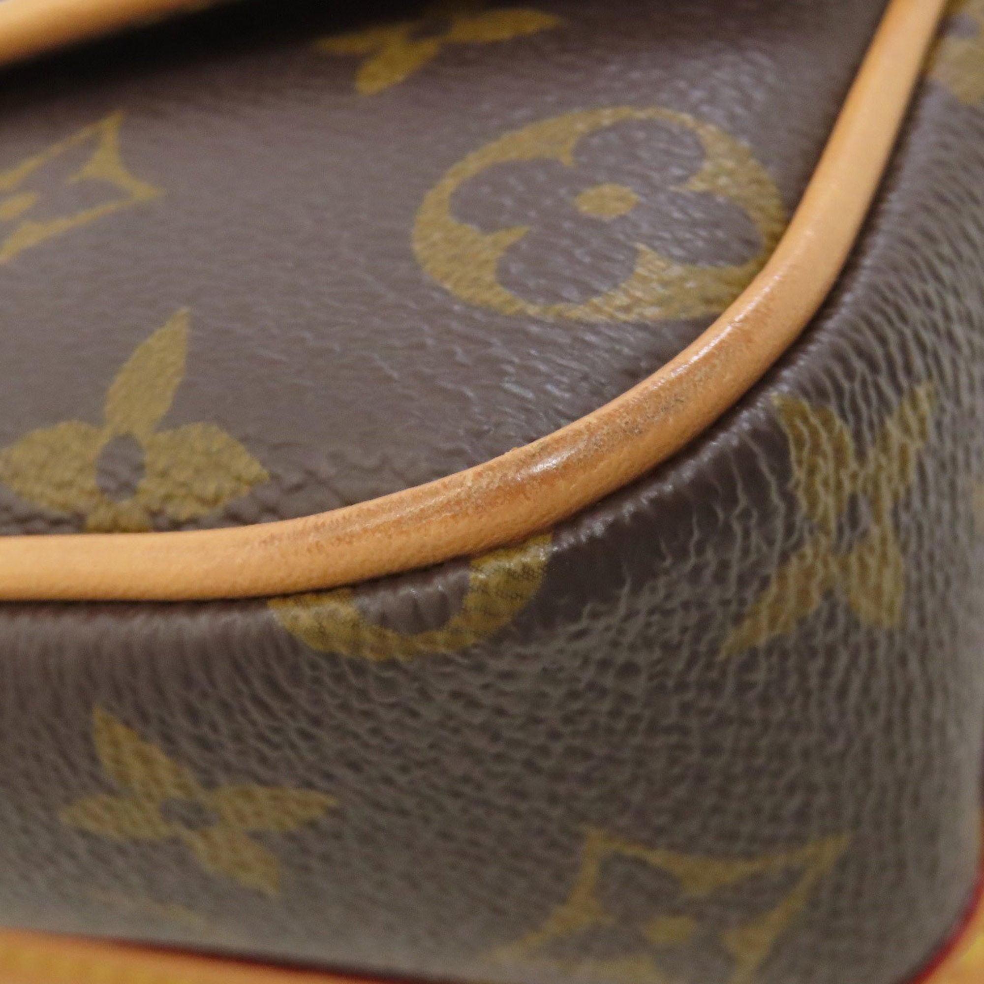 Louis Vuitton Brown Monogram Handbag (Pre-Owned)