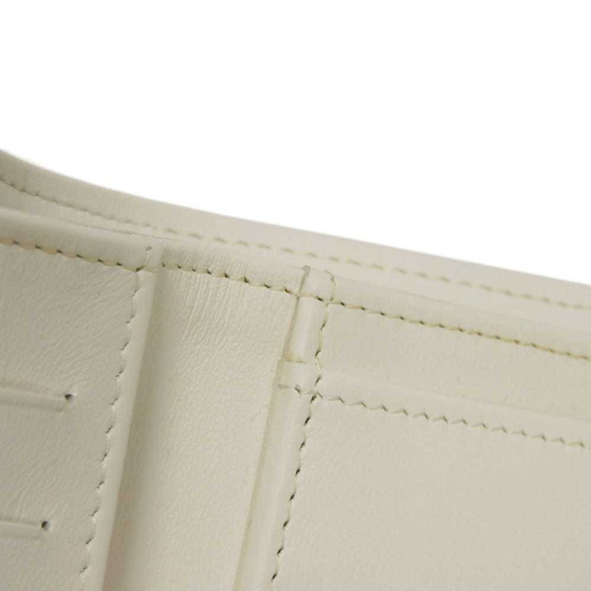 Chanel White Leather Wallet (Tri-Fold) (Pre-Owned)