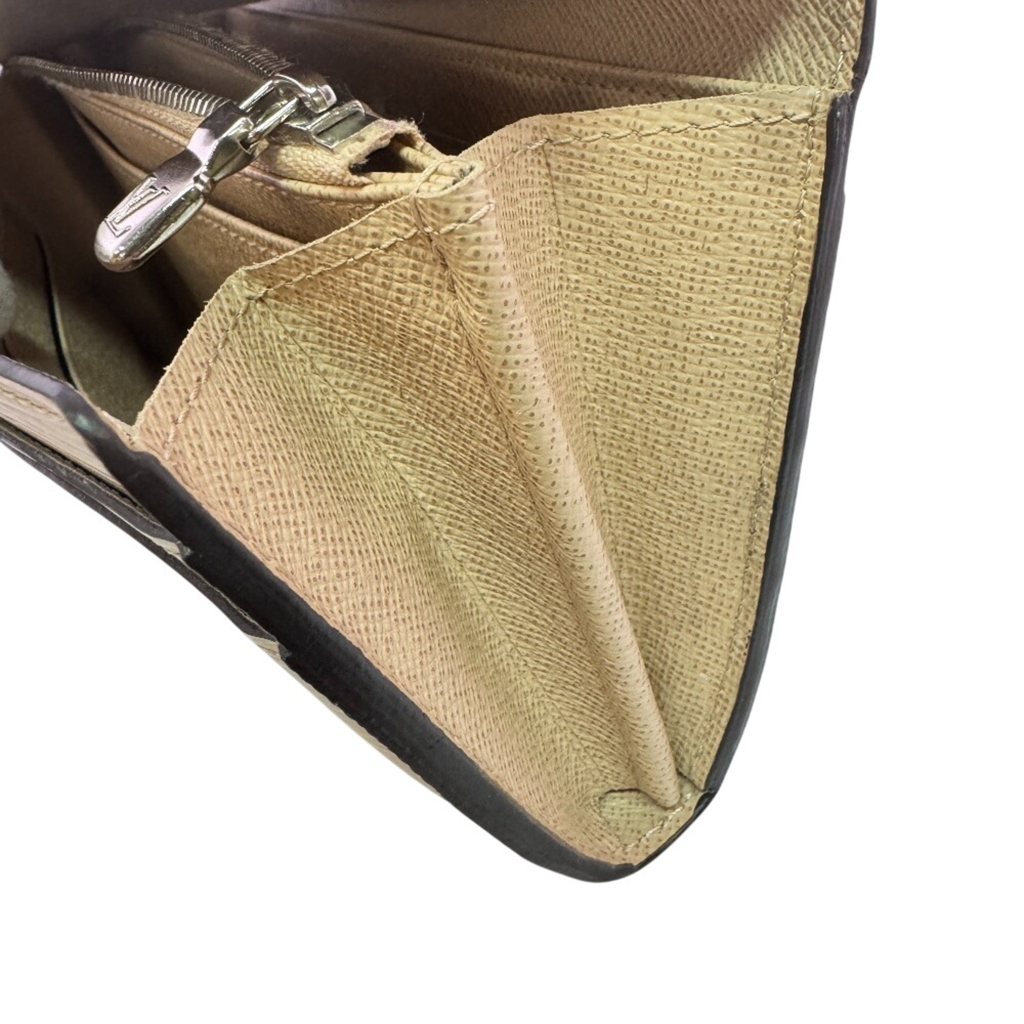 Louis Vuitton Beige Leather (Pre-Owned)