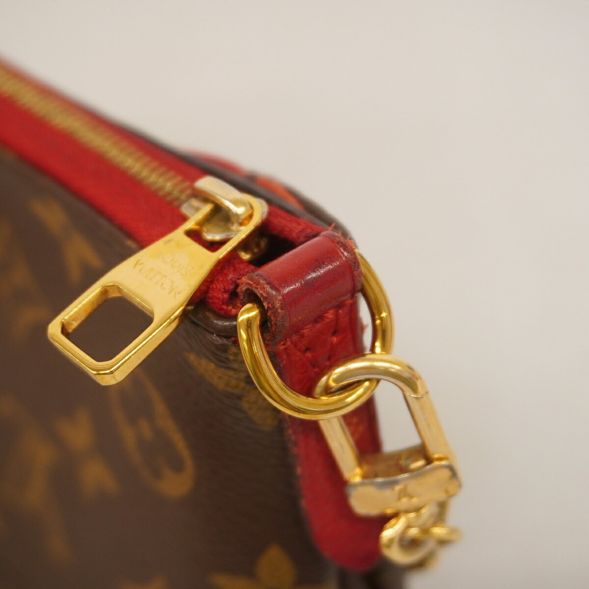 Louis Vuitton Brown Handbag (Pre-Owned)