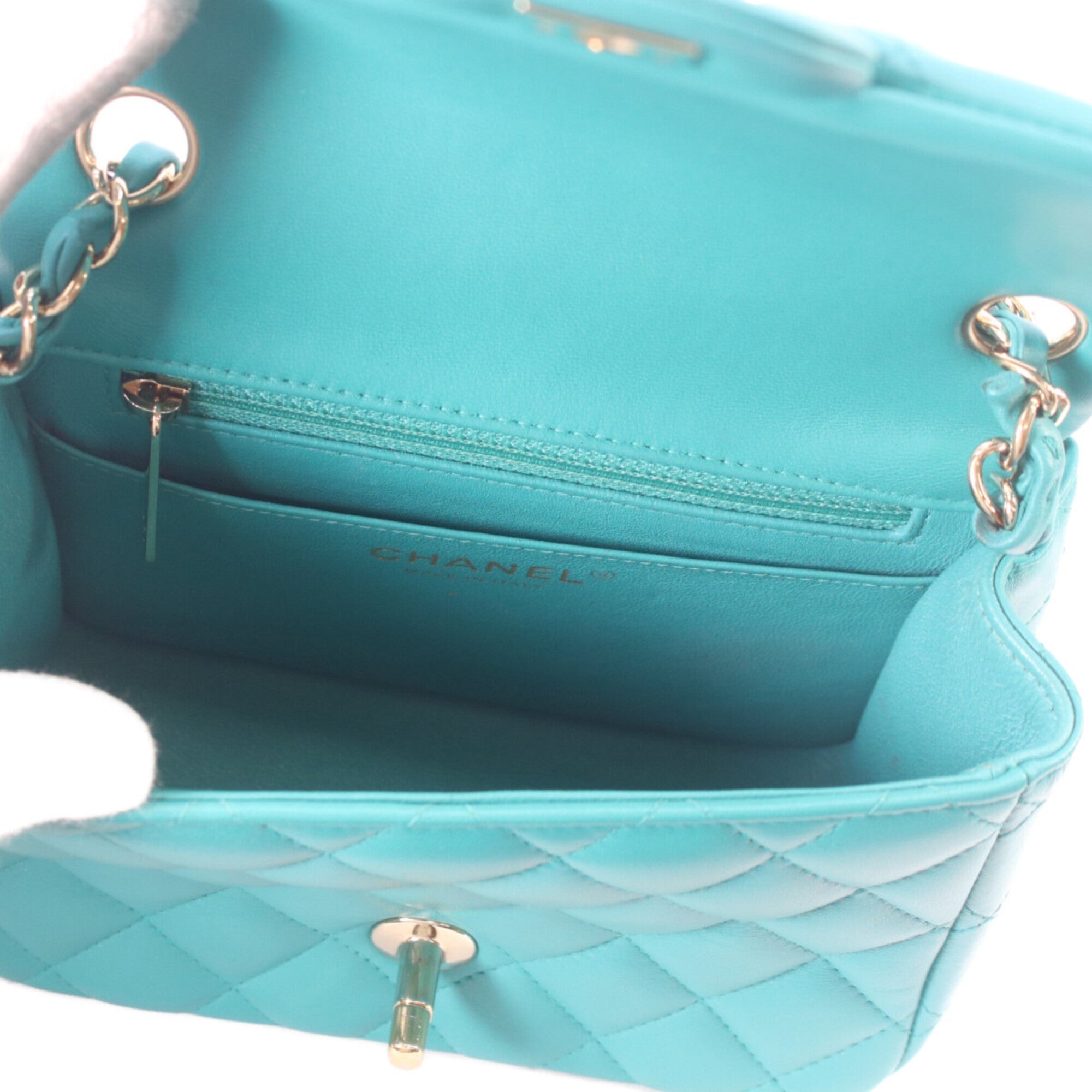 Chanel Emerald Green Leather Shoulder Bag (Pre-Owned)