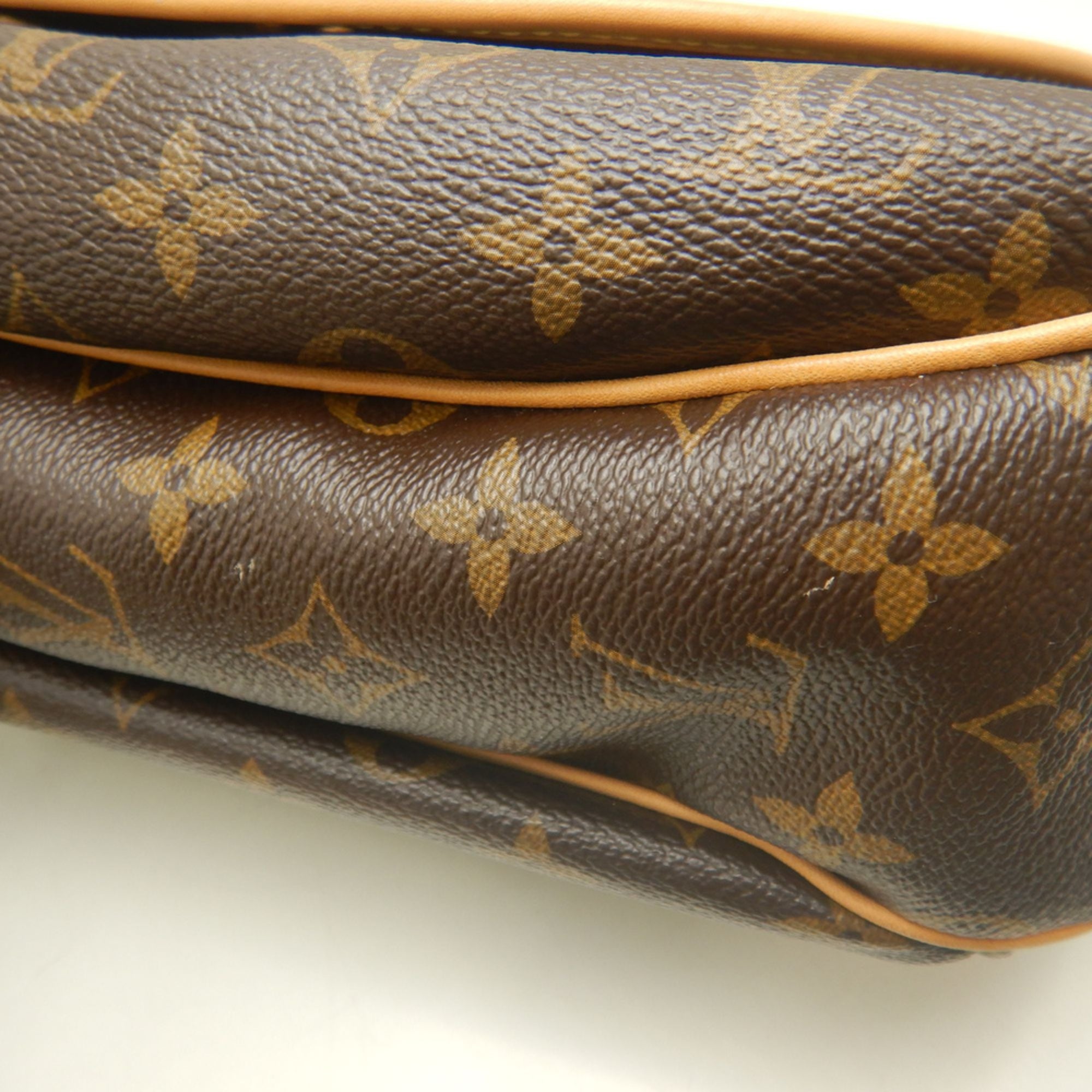 Louis Vuitton Brown Monogram Monogram Shoulder Bag (Pre-Owned)