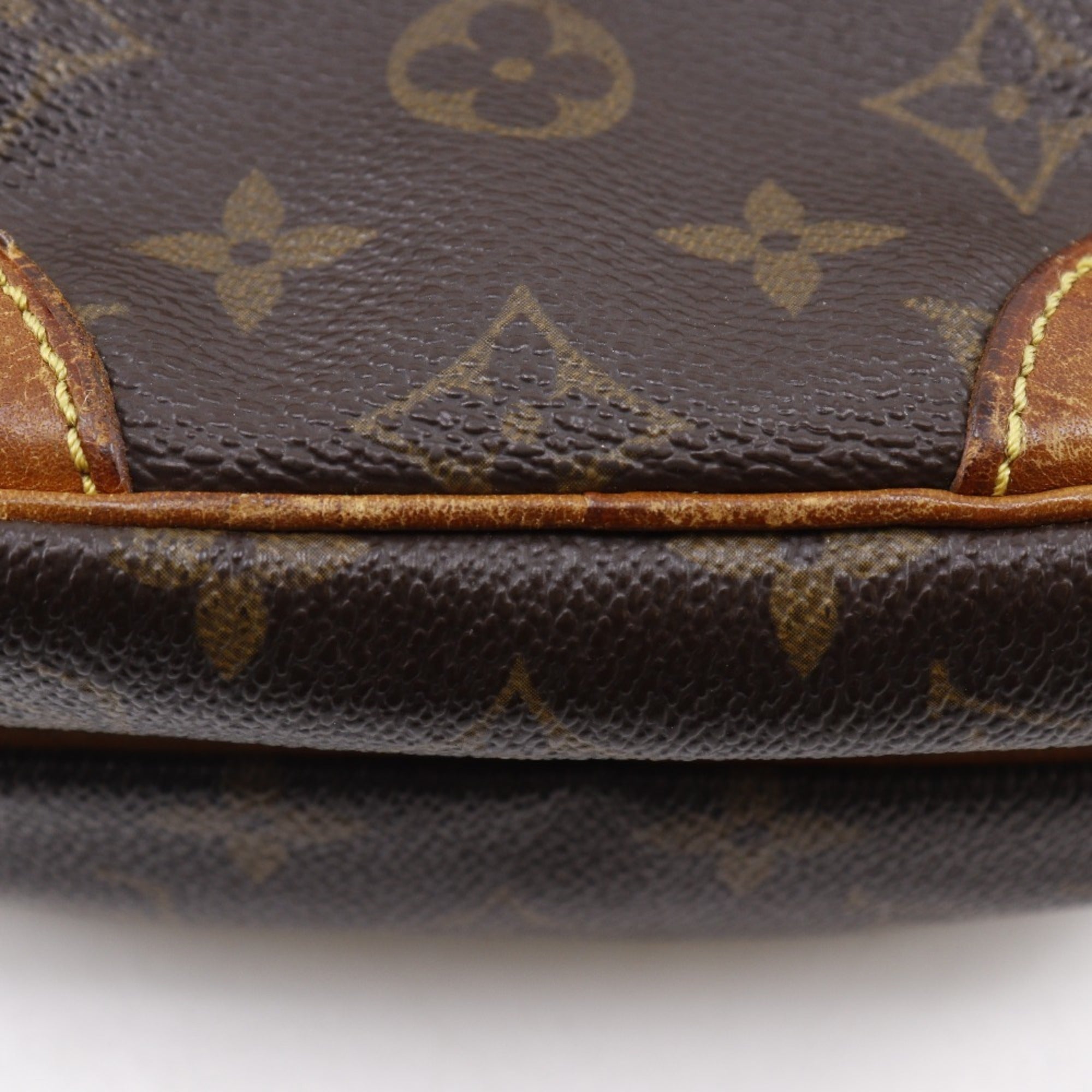 Louis Vuitton Brown Monogram Canvas Shoulder Bag (Pre-Owned)
