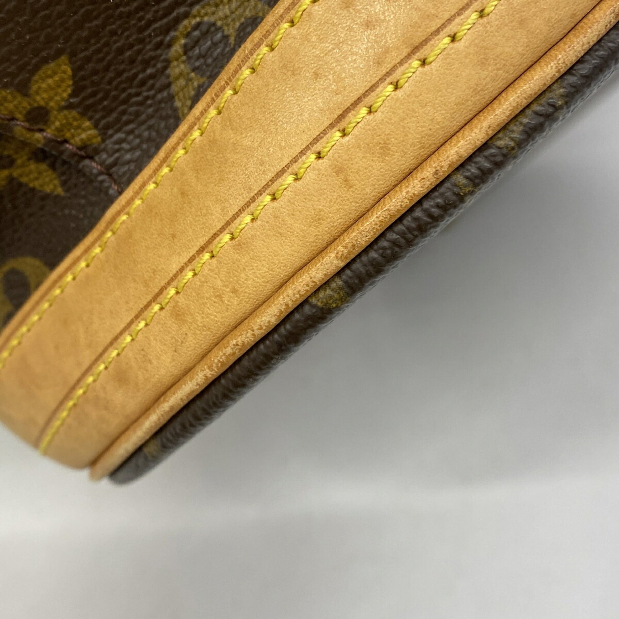 Louis Vuitton Brown Tote Bag (Pre-Owned)