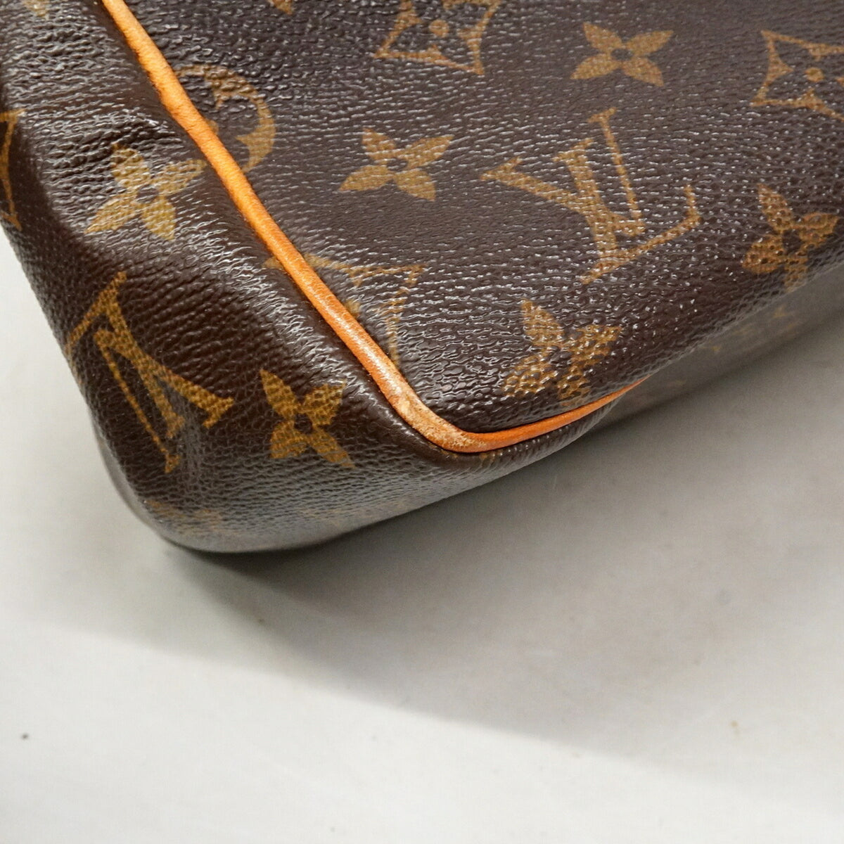 Louis Vuitton Brown Handbag (Pre-Owned)