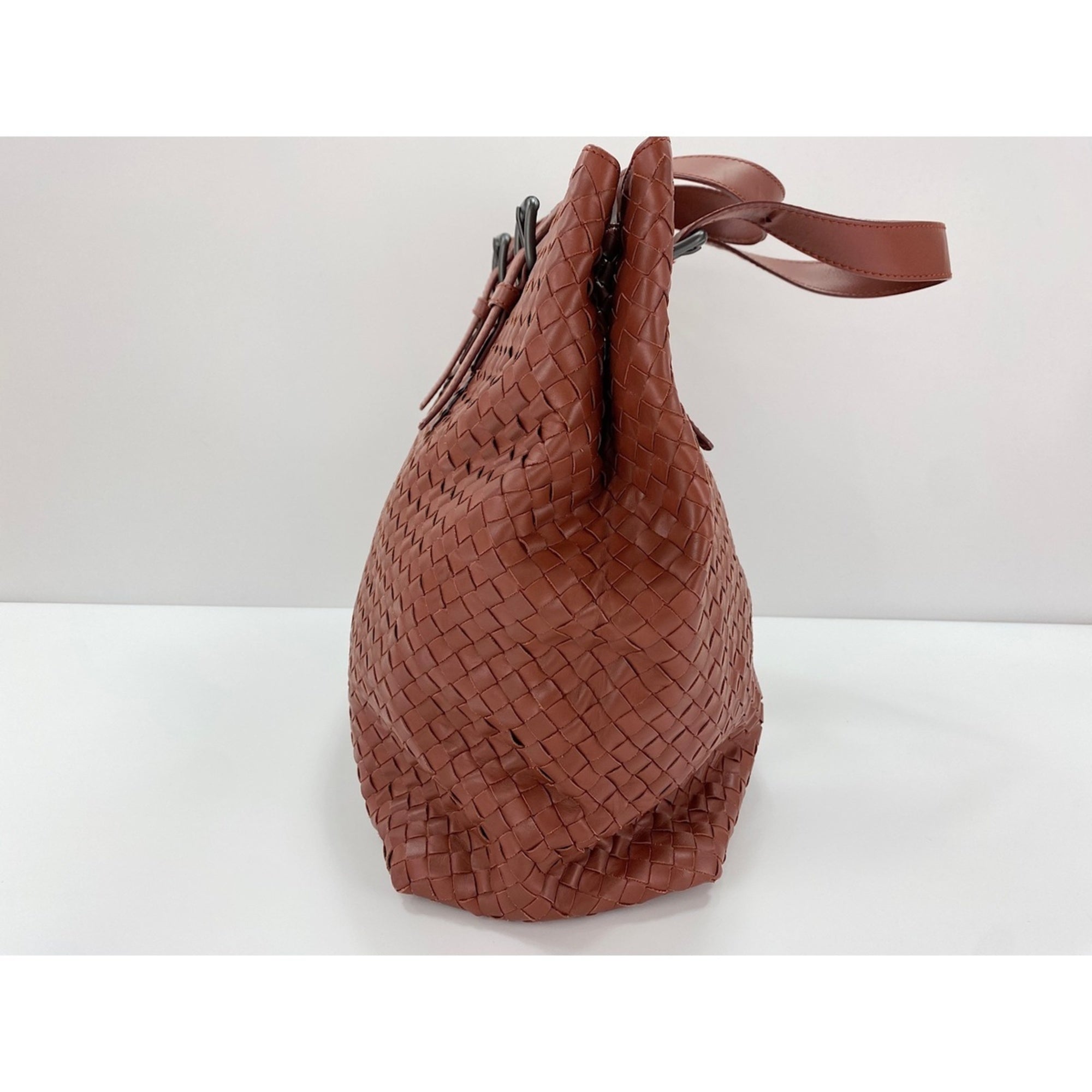 Bottega Veneta Red Color Tote Bag (Pre-Owned)