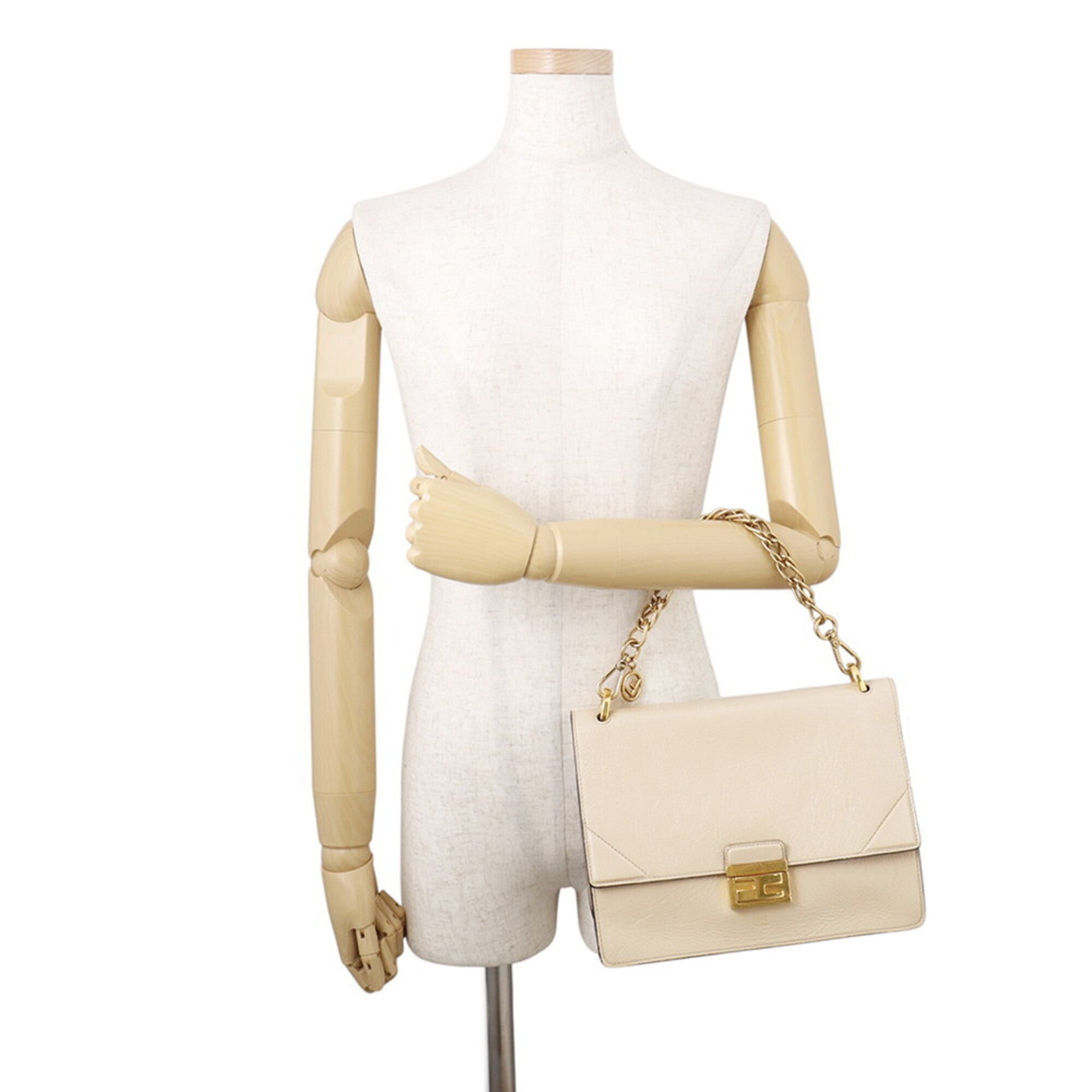 Fendi Beige Leather Handbag Shoulder Bag (Pre-Owned)