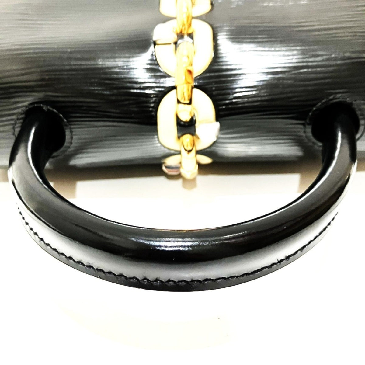 Louis Vuitton Black Leather Shoulder Bag (Pre-Owned)