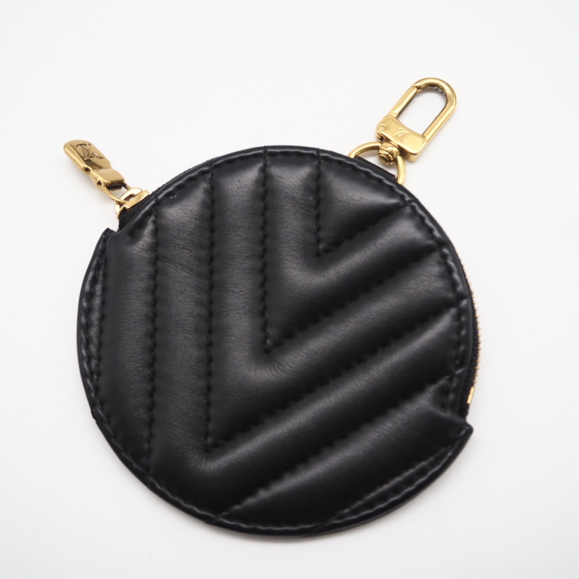 Louis Vuitton Black Leather Pochette Shoulder Bag (Pre-Owned)