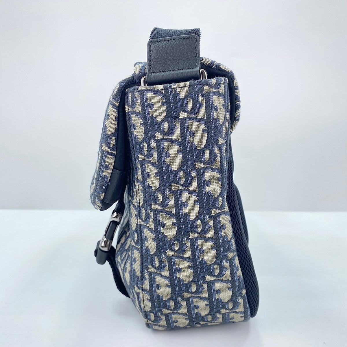Christian Dior Navy Shoulder Bag (Pre-Owned)