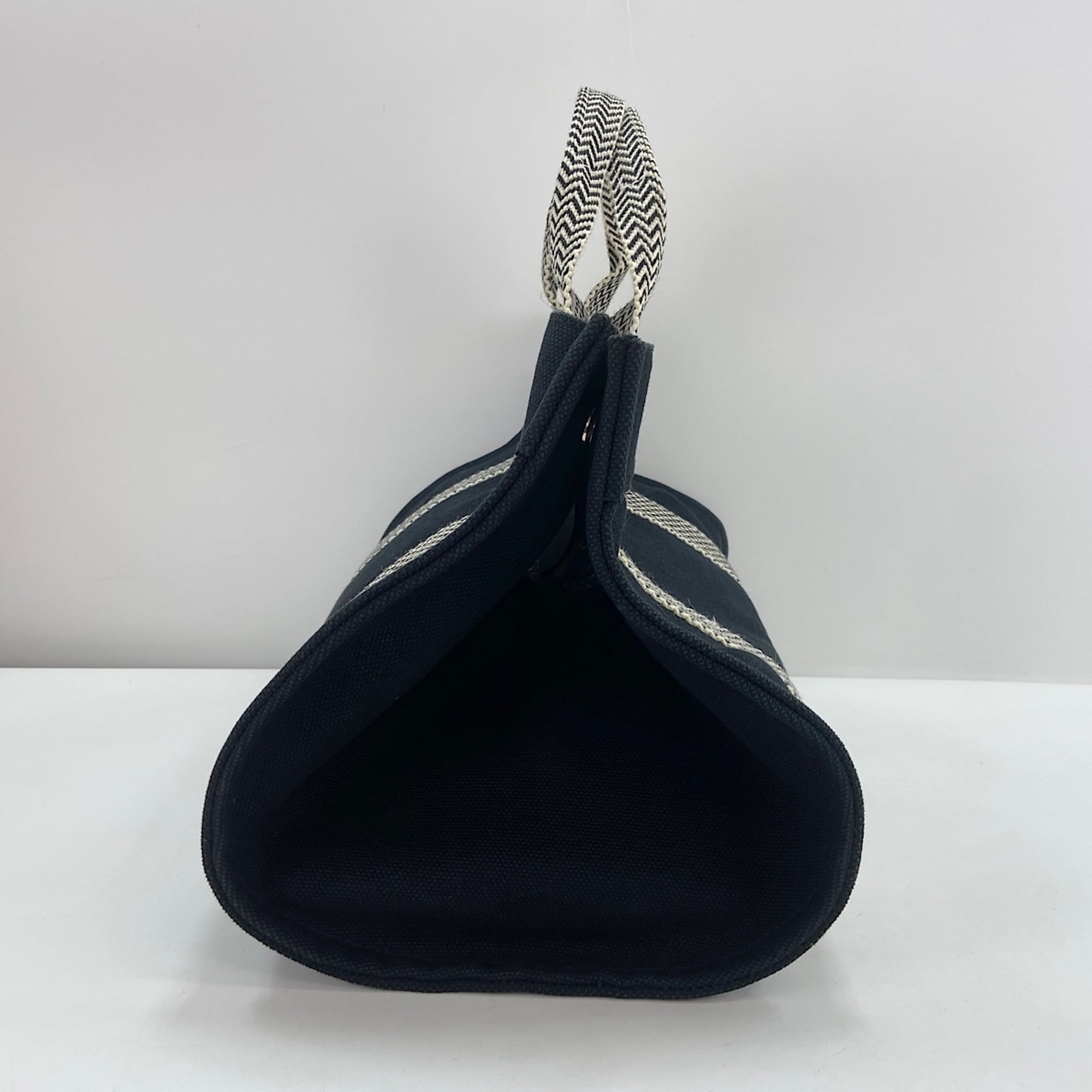 Hermes Black Handbag (Pre-Owned)