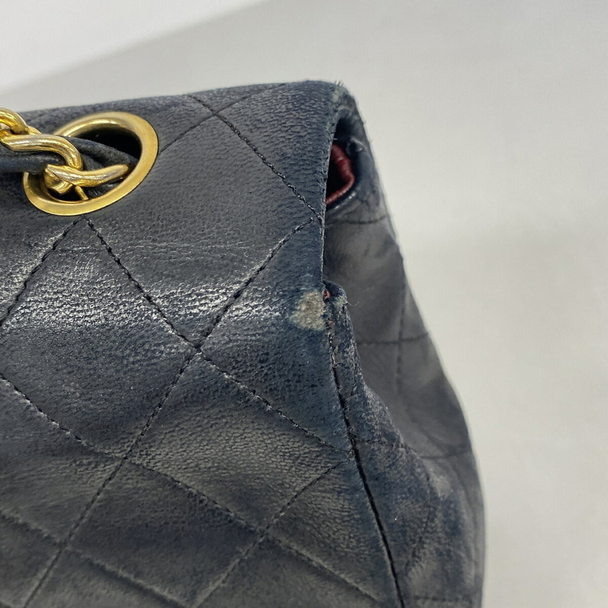 Chanel Black Leather Shoulder Bag (Pre-Owned)