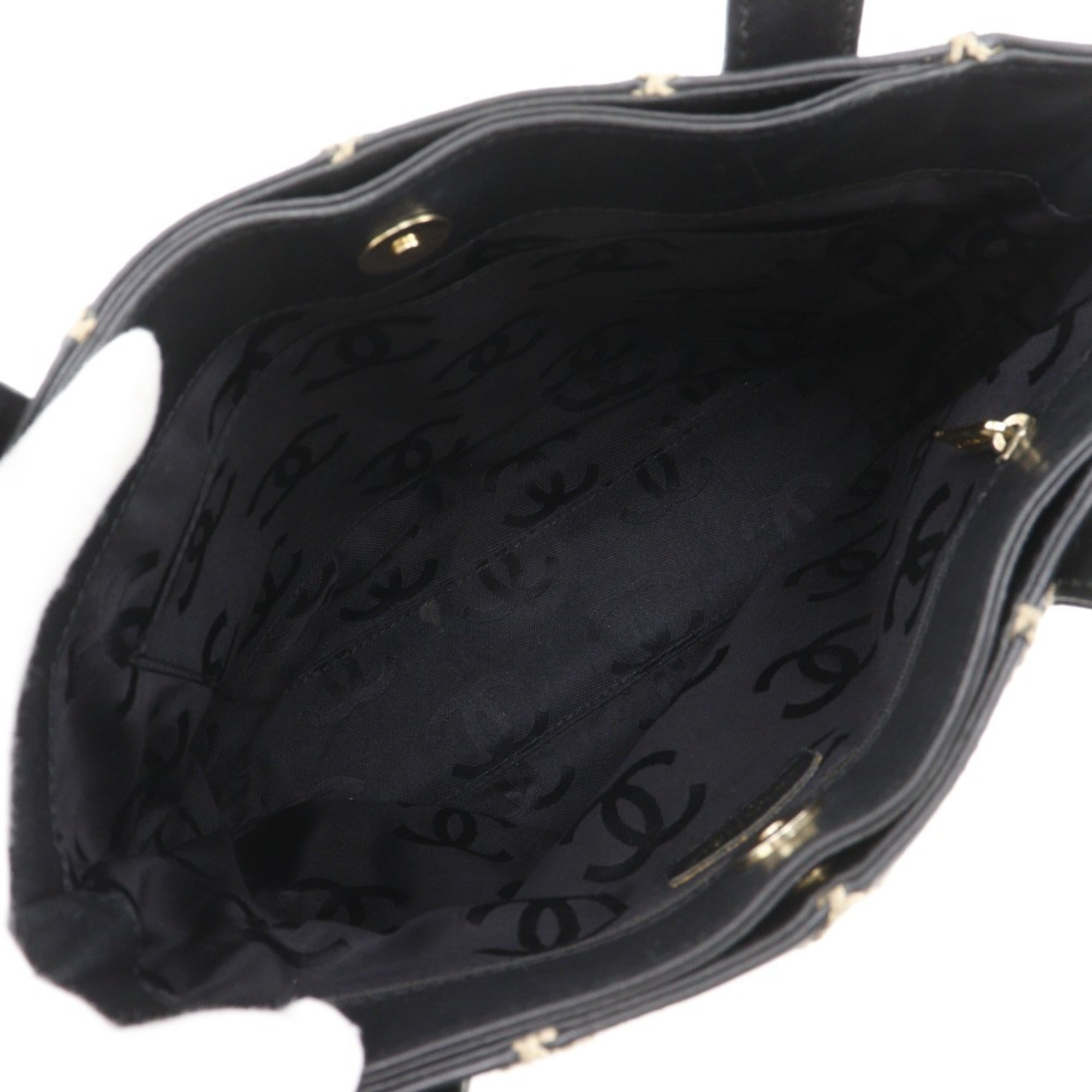 Chanel Wild Stitch Black Leather Handbag (Pre-Owned)