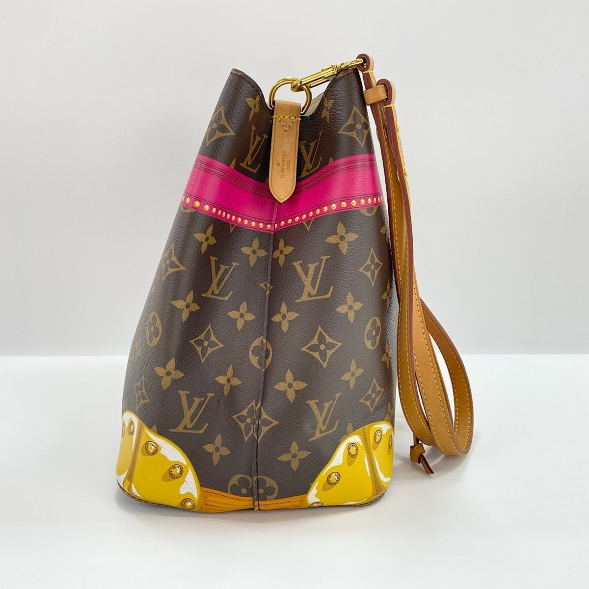 Louis Vuitton Brown Shoulder Bag (Pre-Owned)
