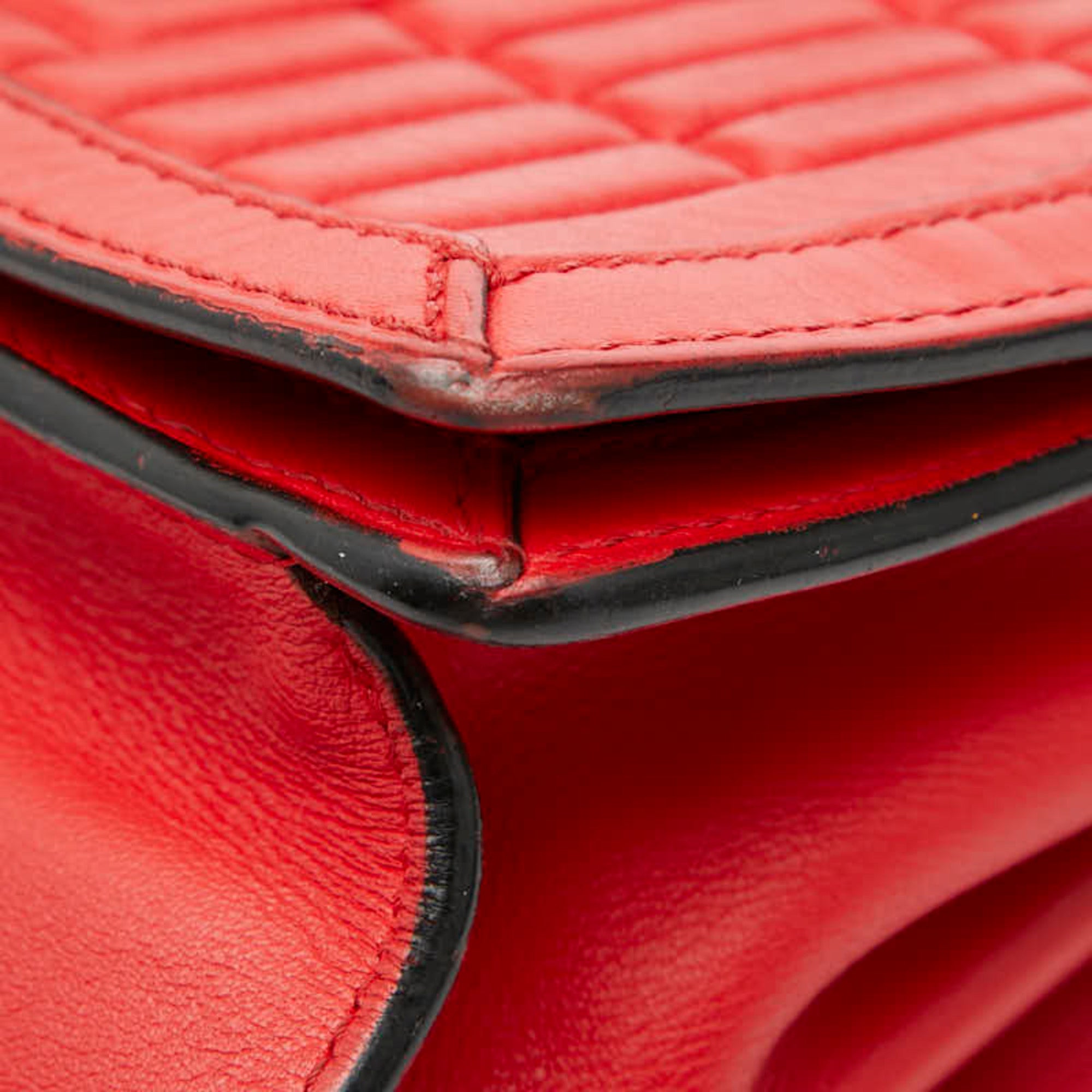 Loewe Red Color Leather Shoulder Bag (Pre-Owned)