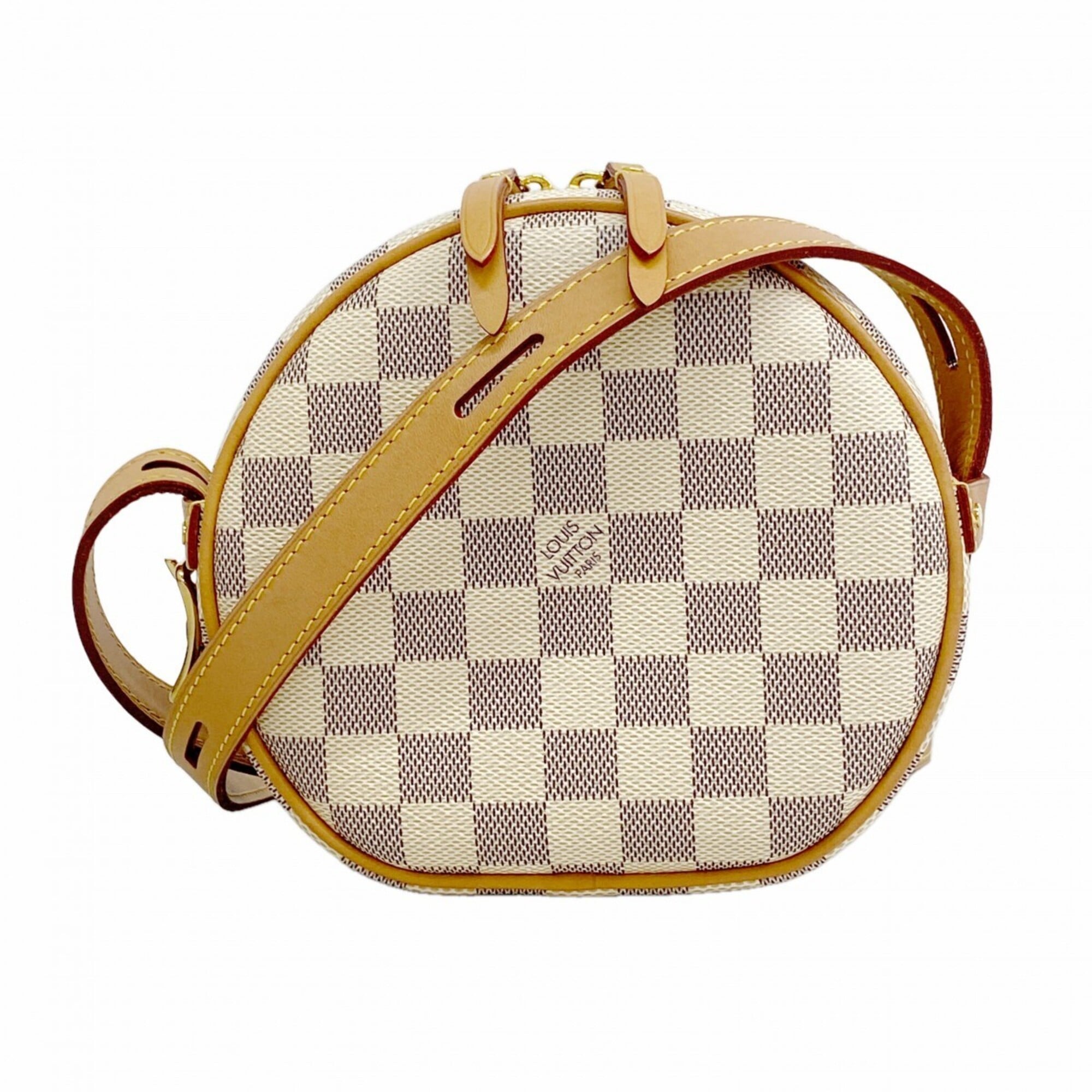 Louis Vuitton White Shoulder Bag (Pre-Owned)
