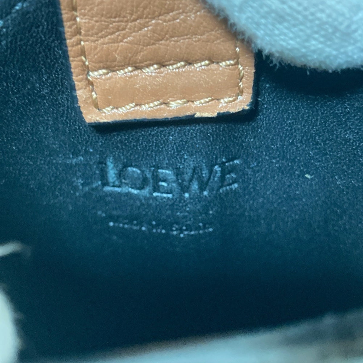 Loewe Brown Shoulder Bag (Pre-Owned)