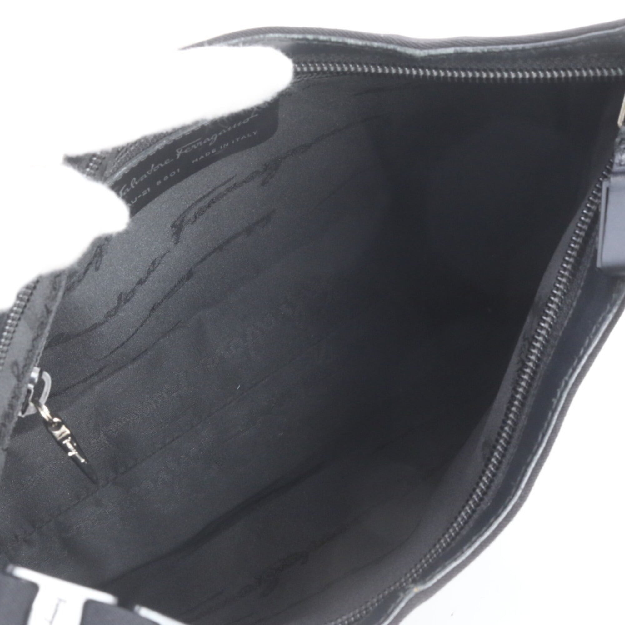 Salvatore Ferragamo Black Shoulder Bag (Pre-Owned)