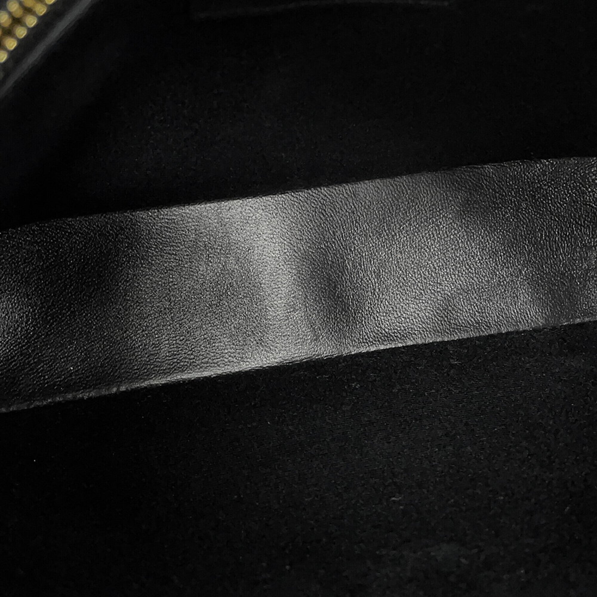 Yves Saint Laurent Black Leather Handbag Shoulder Bag (Pre-Owned)