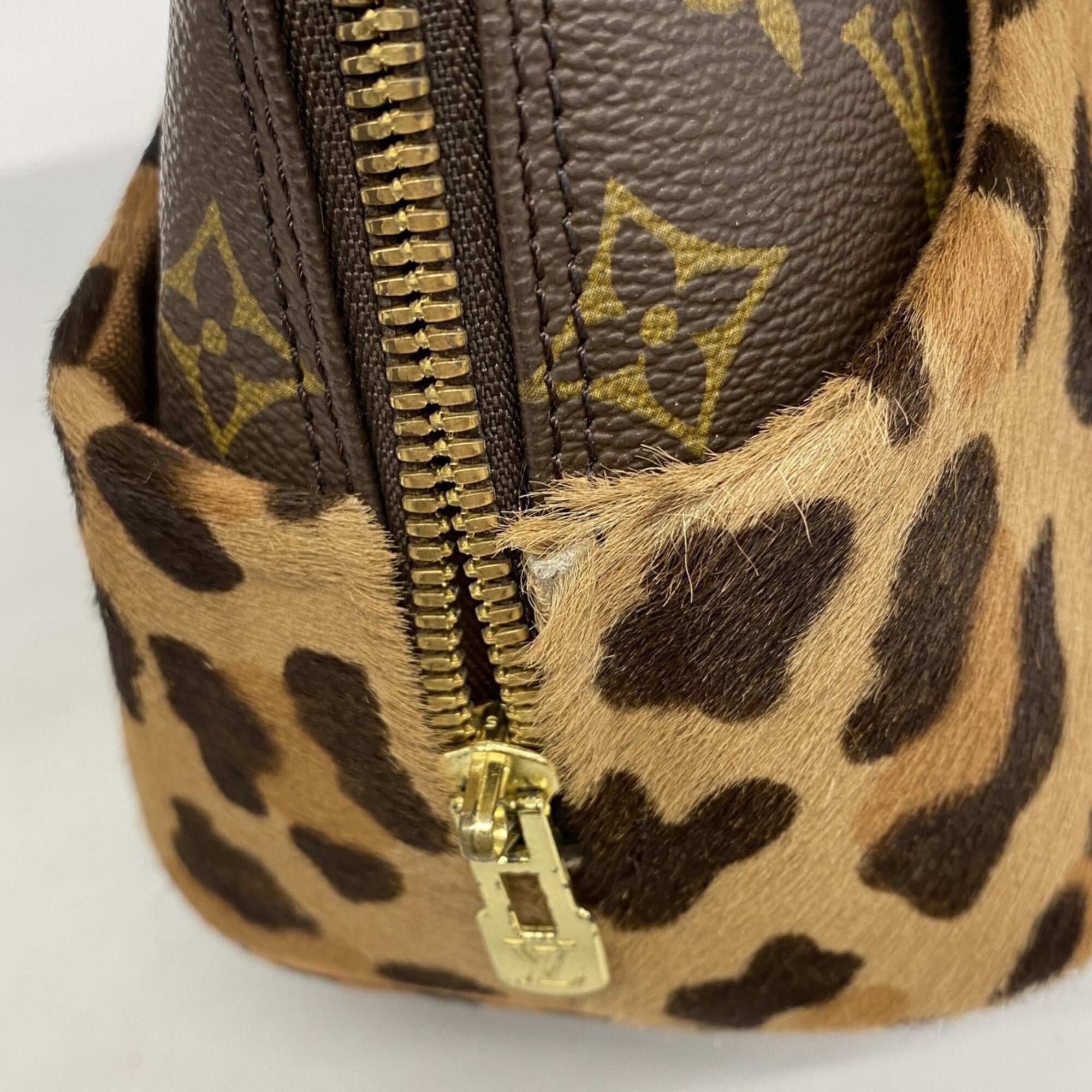 Louis Vuitton Brown Handbag (Pre-Owned)