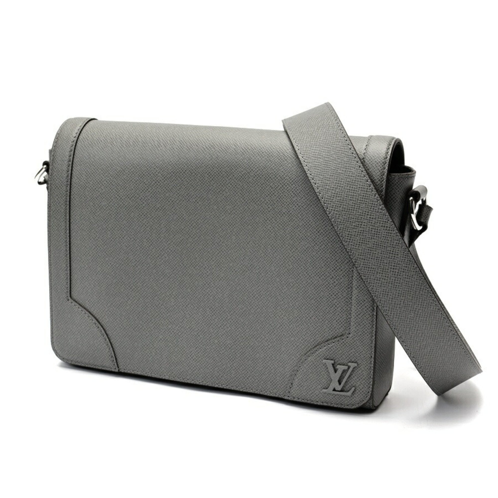 Louis Vuitton Gray Taiga Leather Shoulder Bag (Pre-Owned)