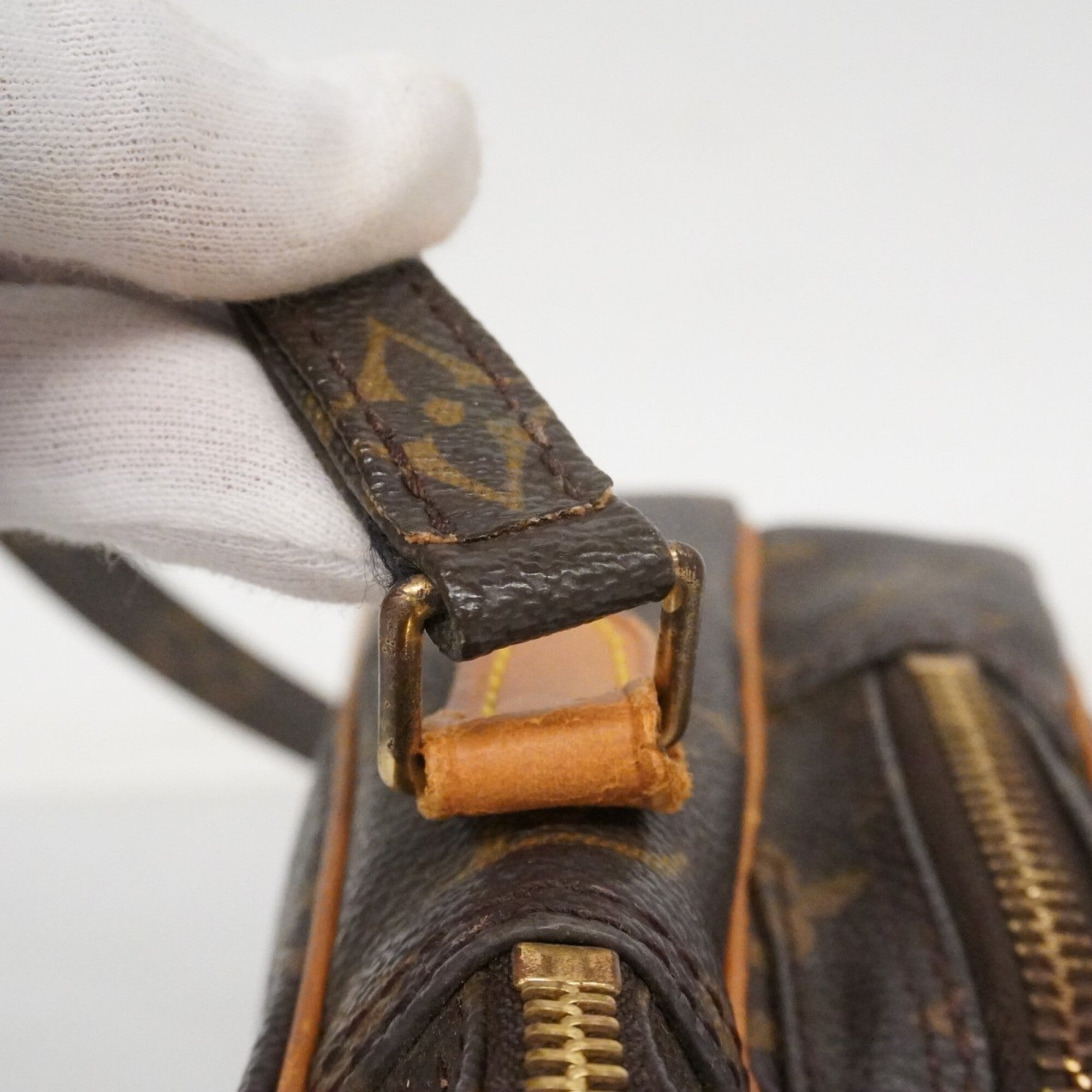 Louis Vuitton Brown Shoulder Bag (Pre-Owned)