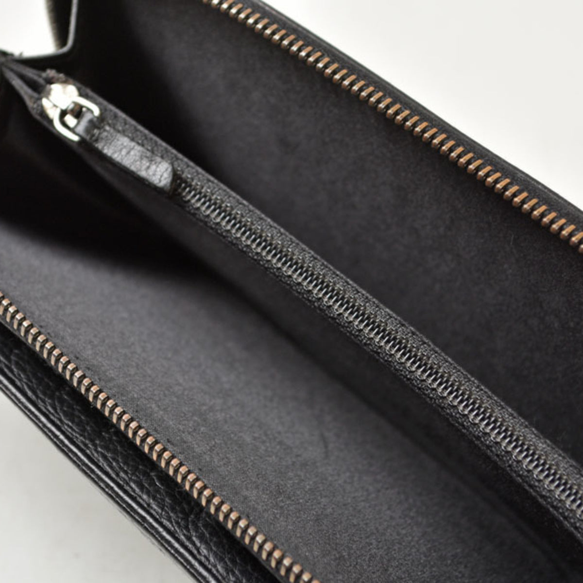 Chanel Black Leather Long Wallet (Bi-Fold) (Pre-Owned)