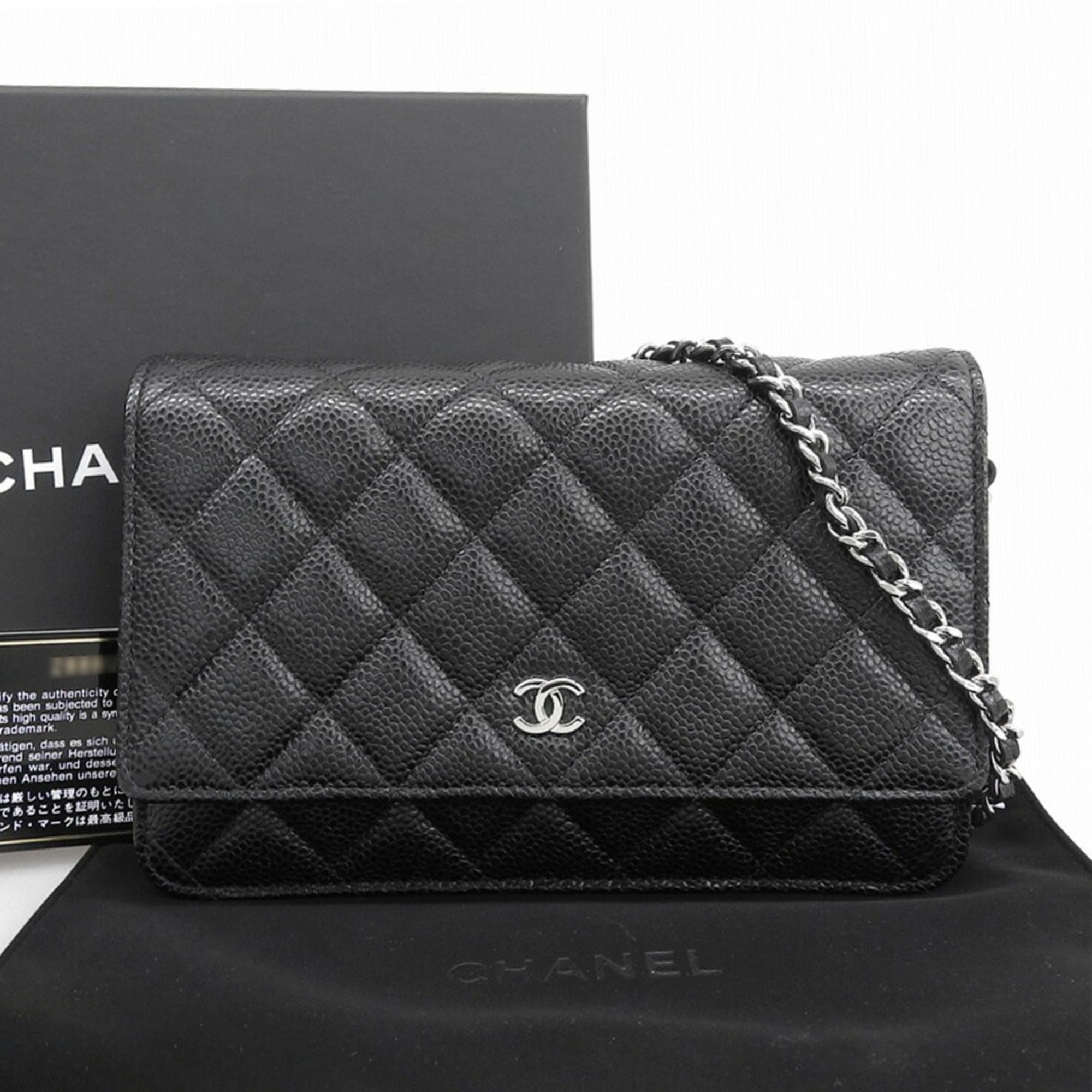 Chanel Black Grained Calfskin Shoulder Bag (Pre-Owned)