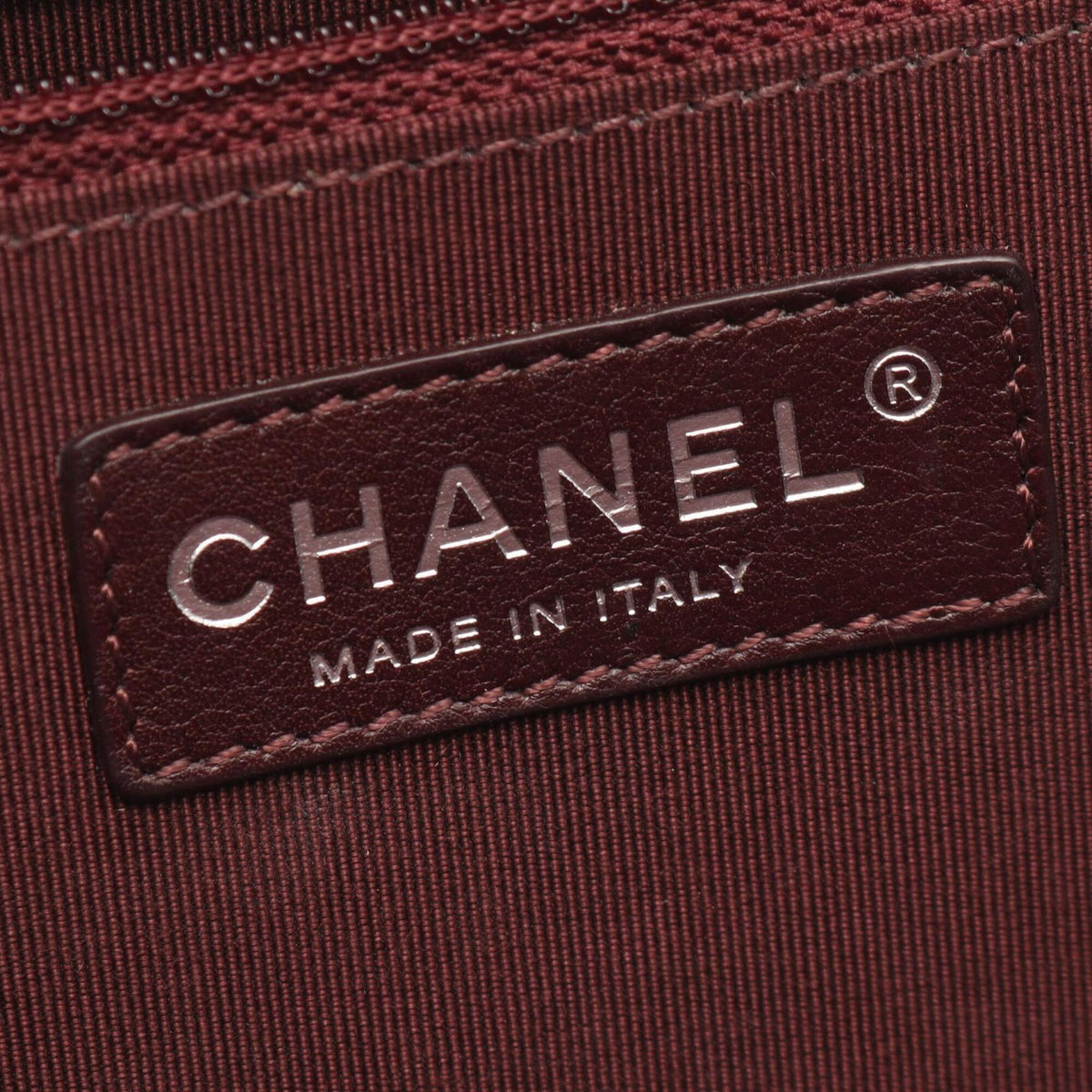Chanel Red Color Leather Handbag Shoulder Bag (Pre-Owned)