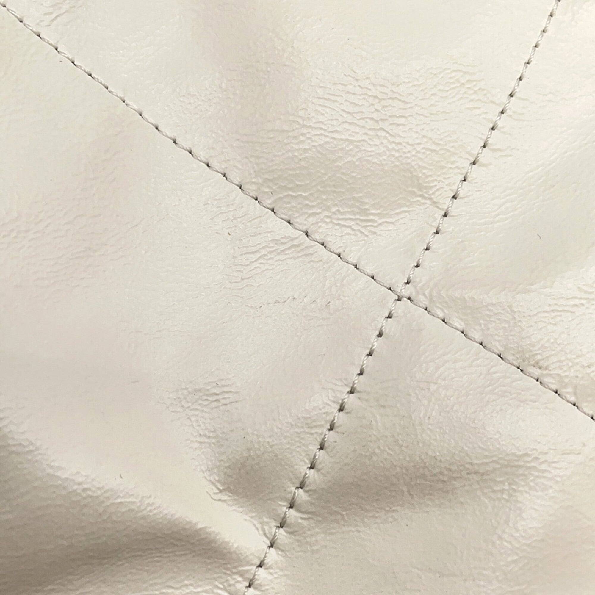 Chanel White Leather Handbag Shoulder Bag (Pre-Owned)
