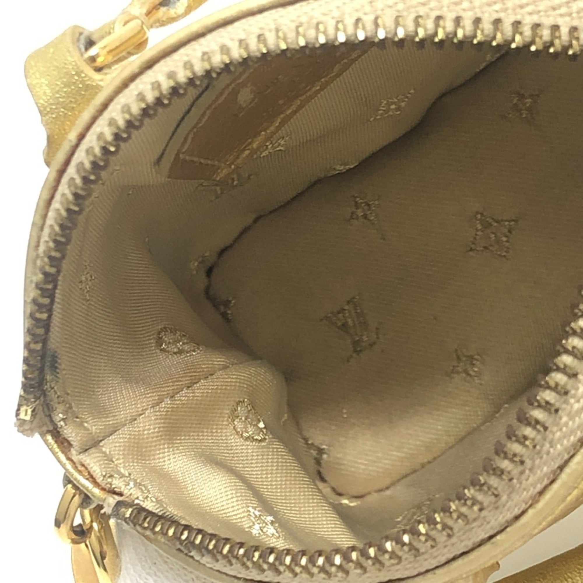 Louis Vuitton Gold Suhali Leather Handbag Pouch (Pre-Owned)
