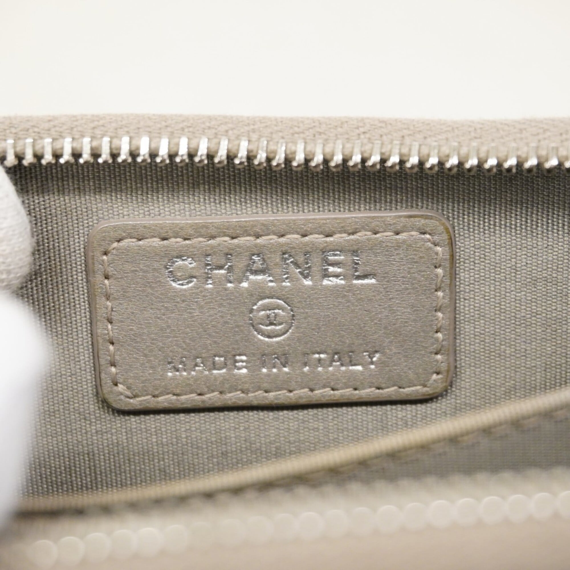 Chanel Gray Leather Coin Purse/Coin Case (Pre-Owned)