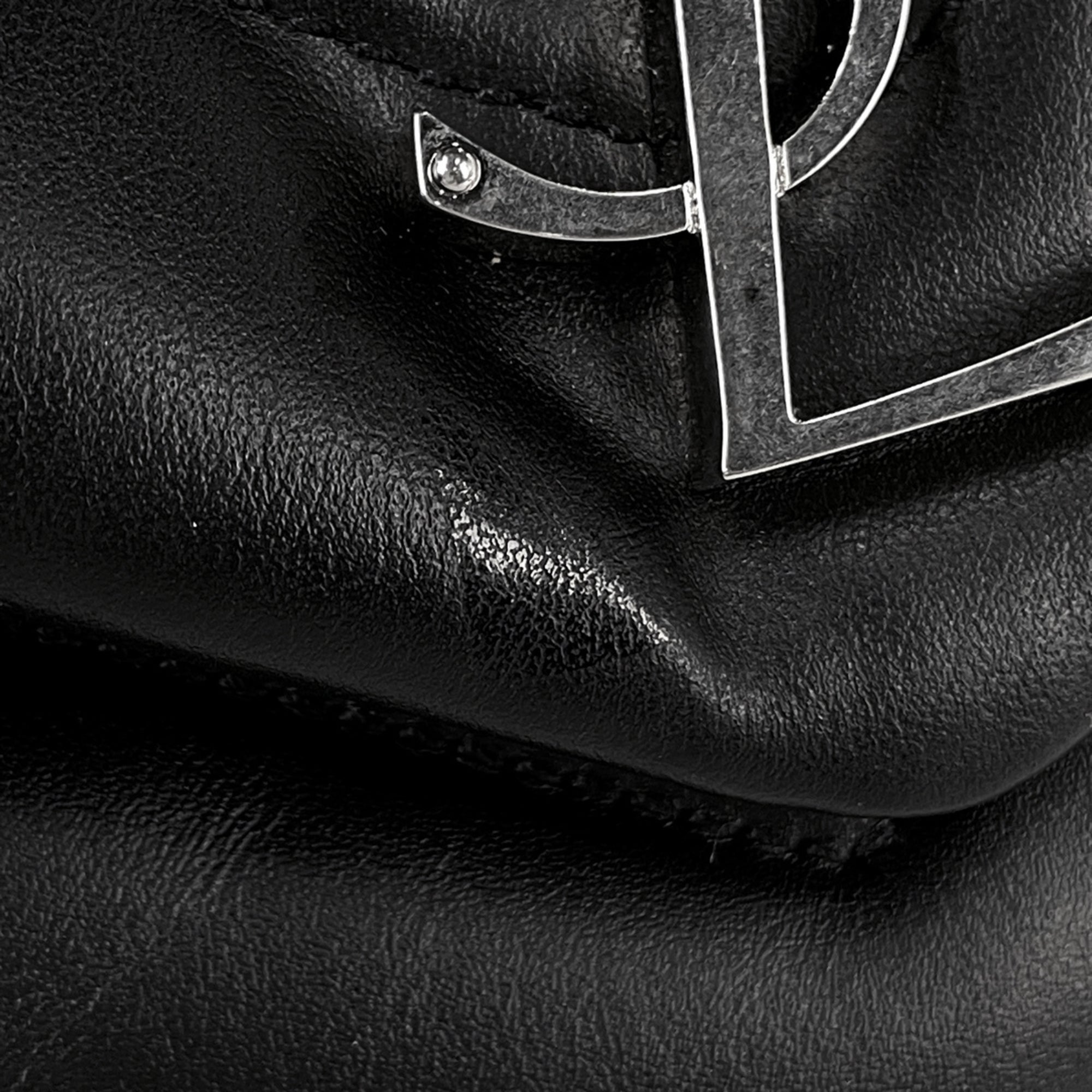 Saint Laurent Black Leather Shoulder Bag (Pre-Owned)