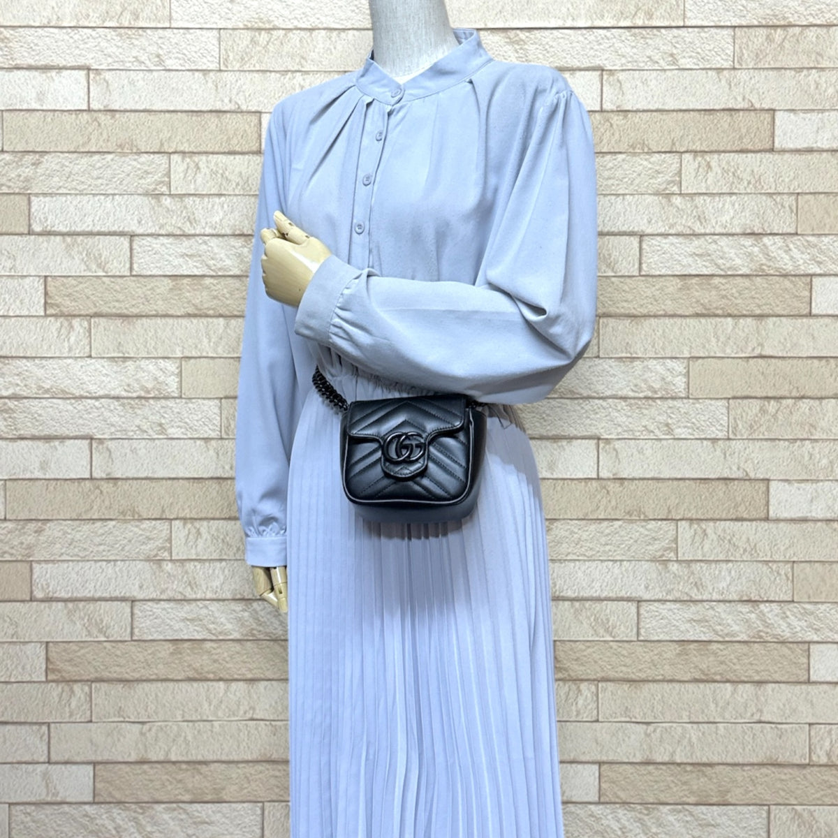 Gucci Black Leather Pochette Shoulder Bag (Pre-Owned)