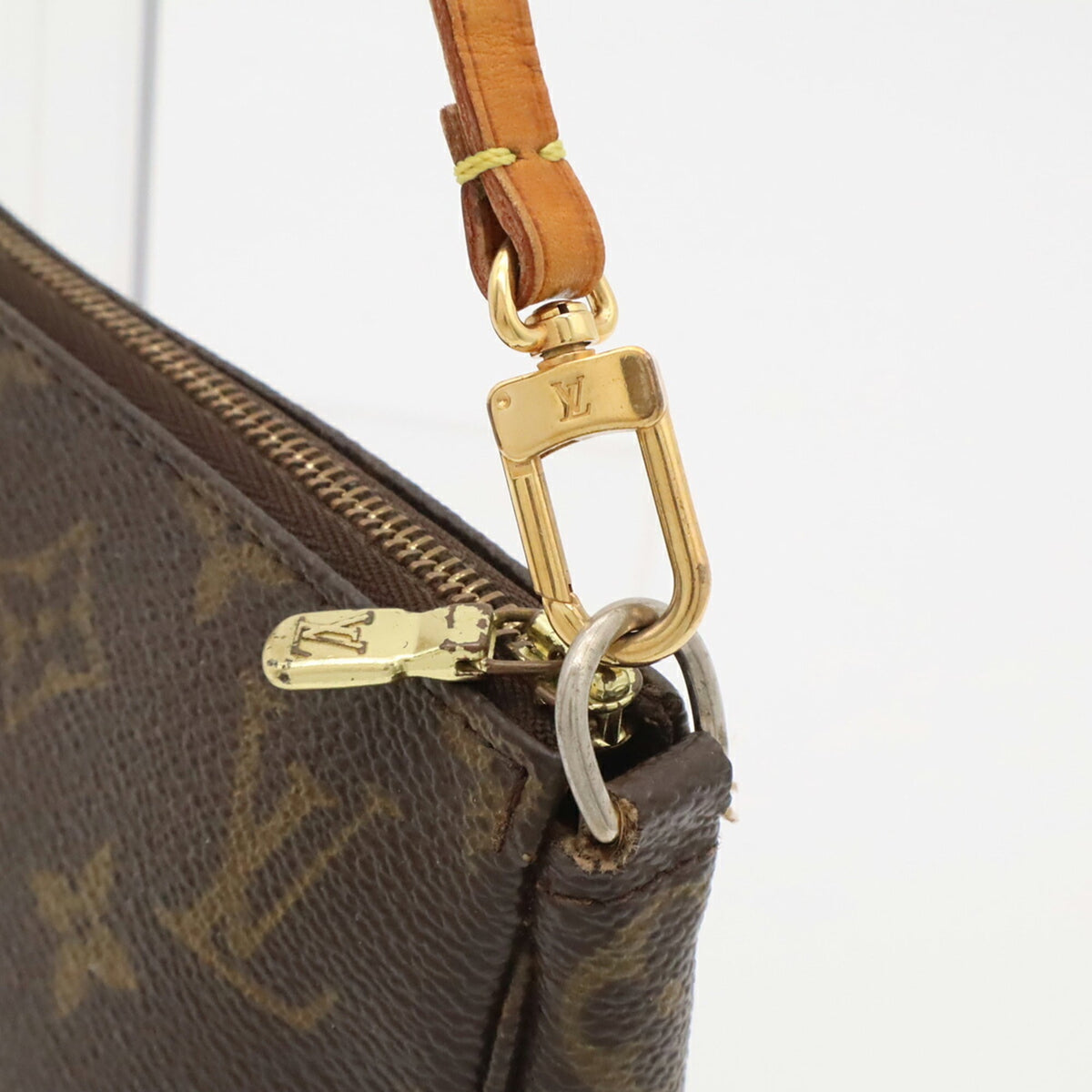 Louis Vuitton Brown Monogram Handbag Pochette Pouch (Pre-Owned)