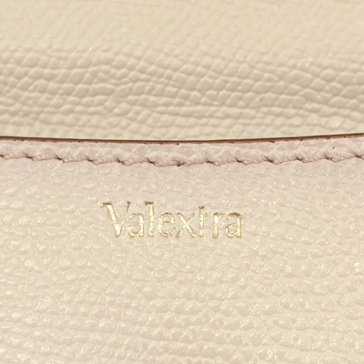 Valextra White Leather Clutch Bag (Pre-Owned)